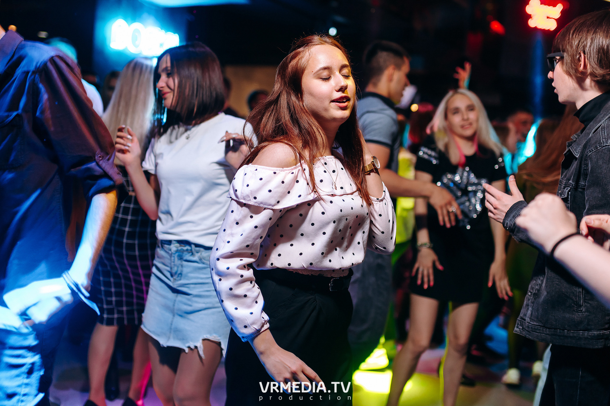 Выходные в баре «DOSKI»