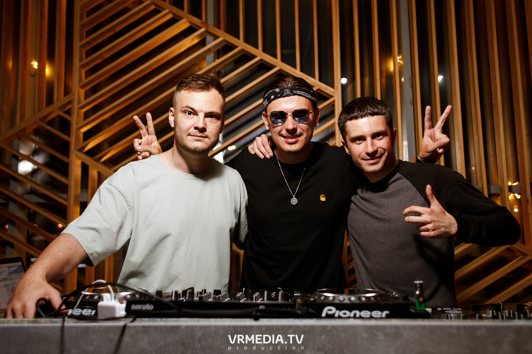 Выходные в баре «DOSKI»