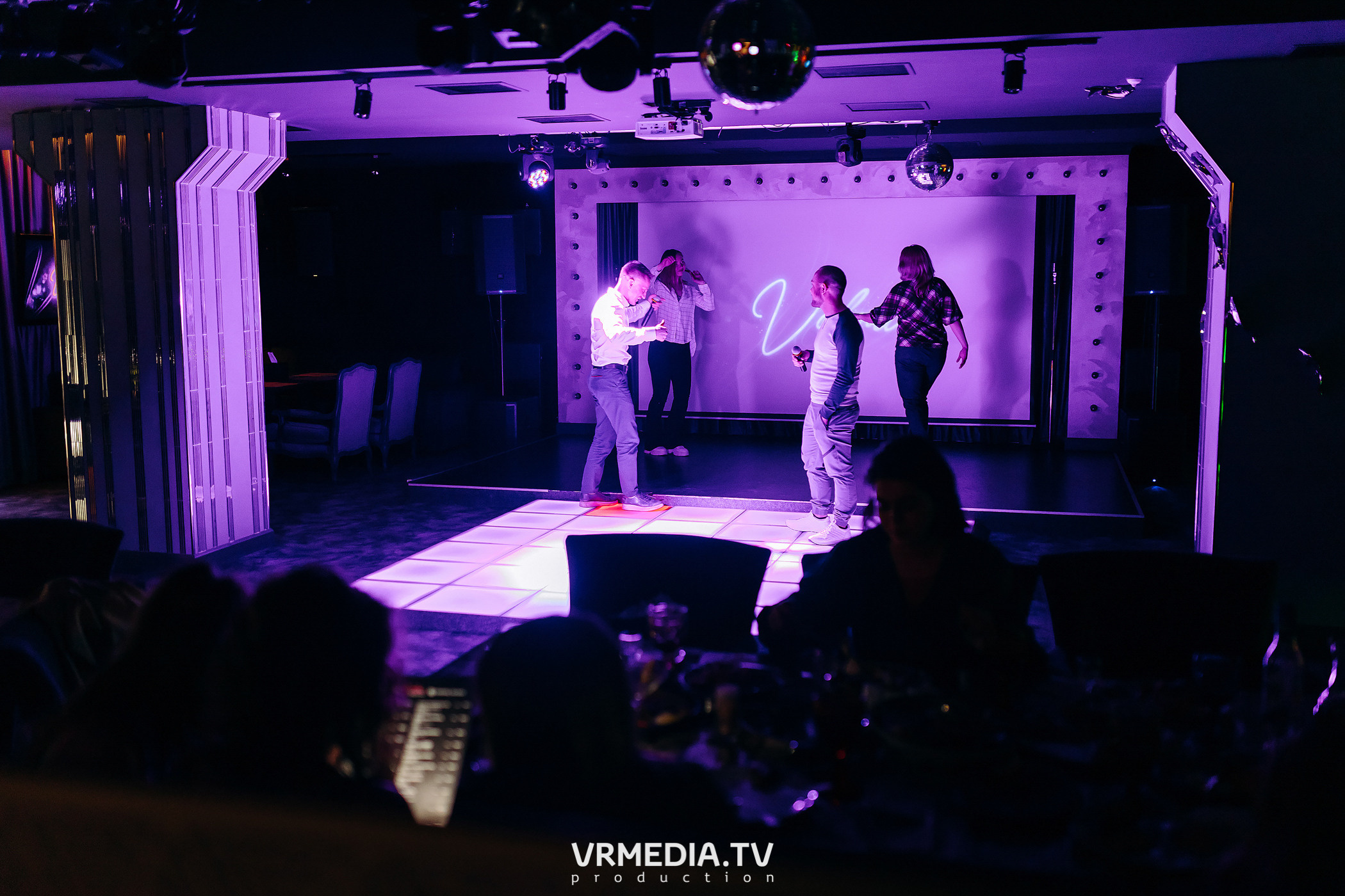 Колесо Фортуны в караоке-баре «Volna»