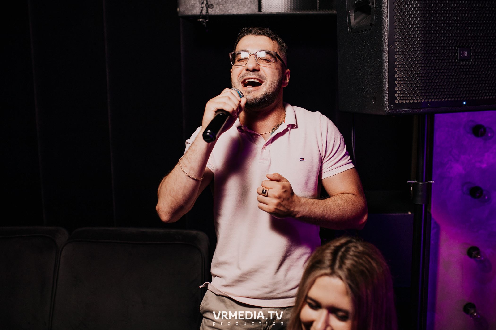 Пятничная вечеринка в караоке-баре «Volna»