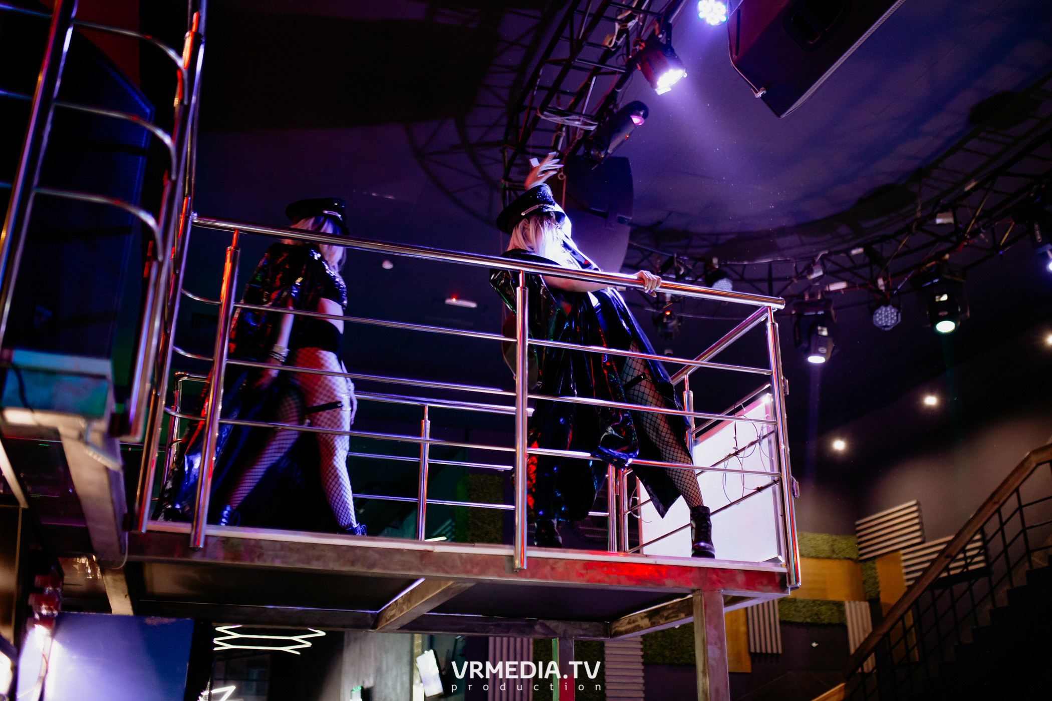 Выходные в баре «DOSKI»