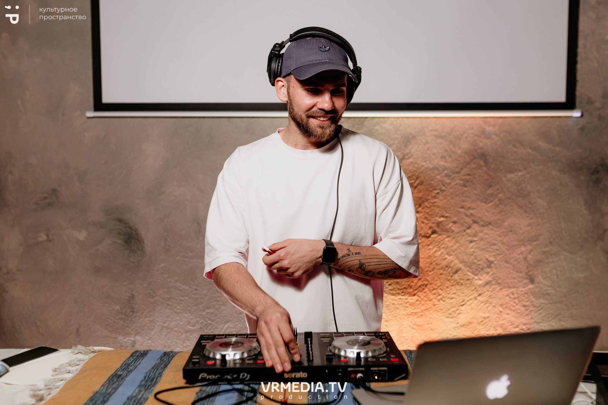 #Редакция_Лето: Time 92 в культурном пространстве «Редакция»