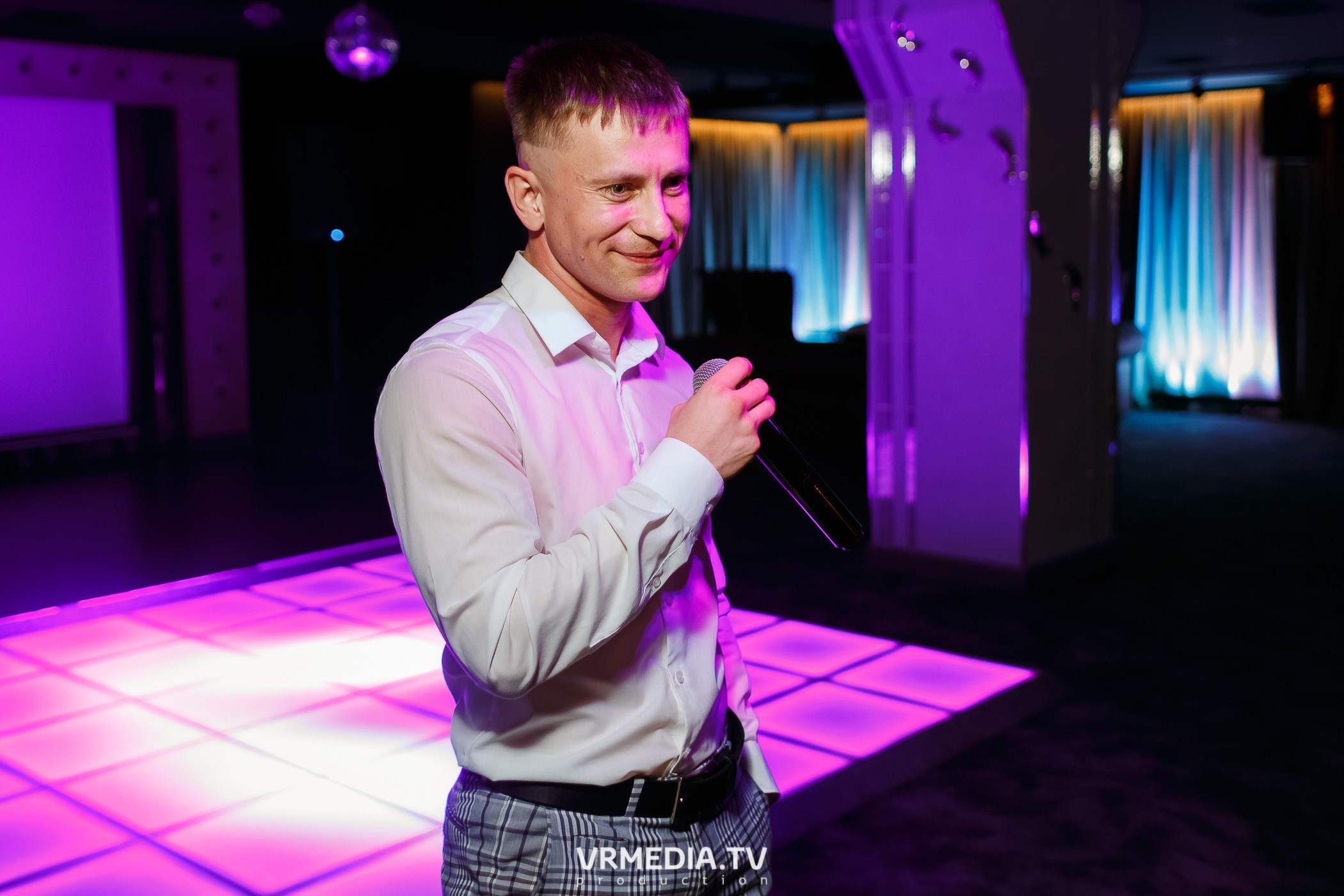 Колесо фортуны в караоке-баре «Volna»