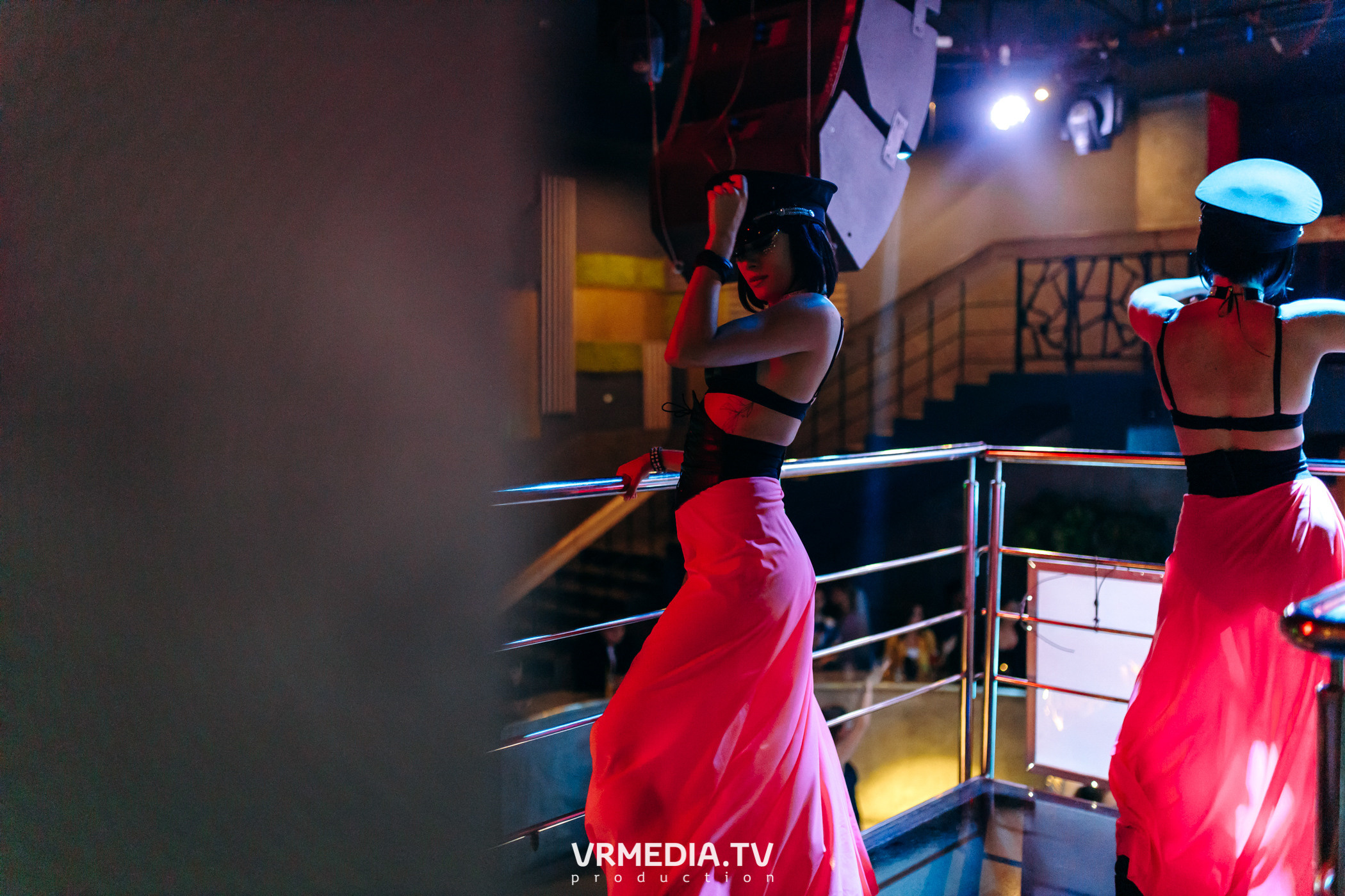 Выходные в баре «DOSKI»