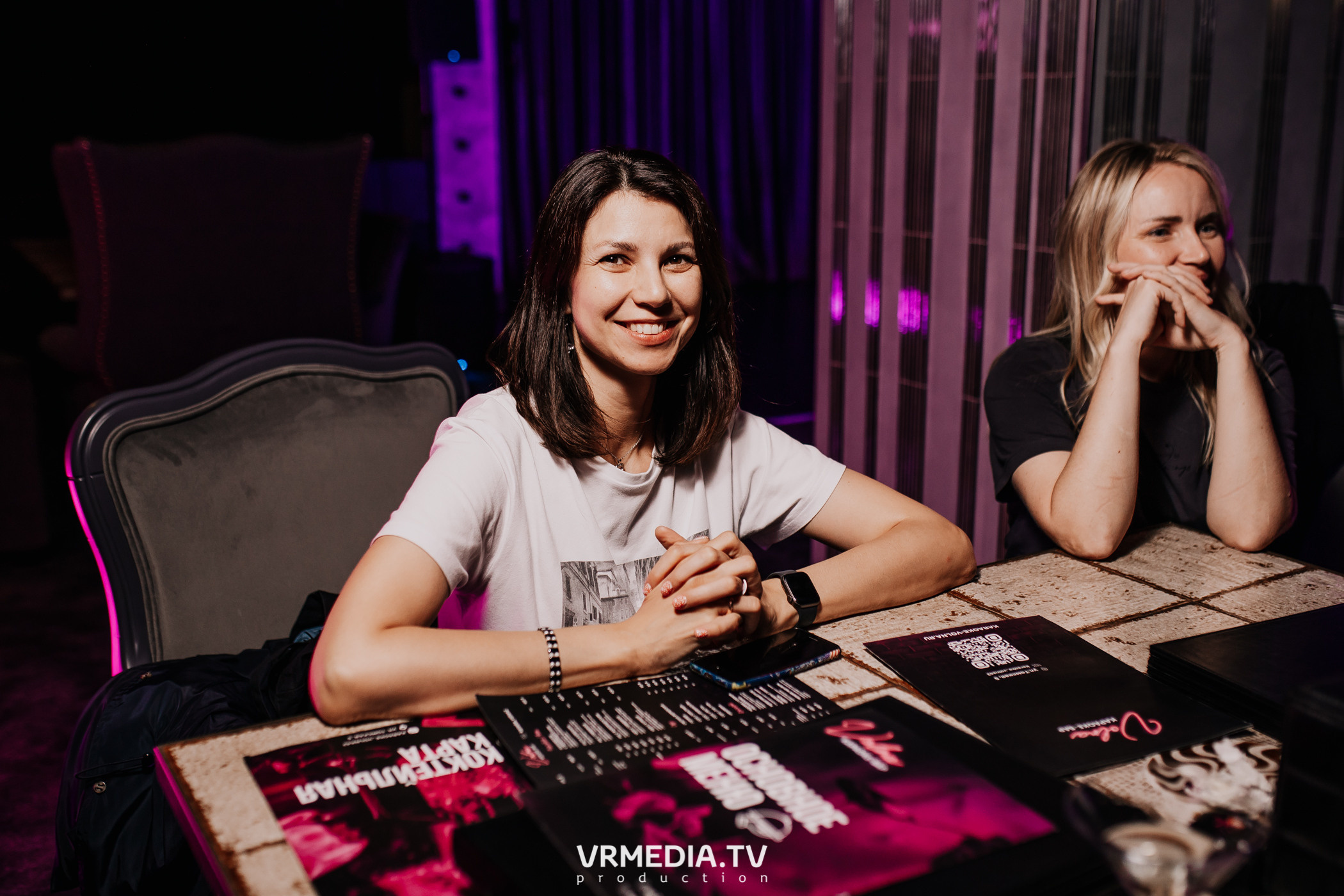 Пятничная вечеринка в караоке-баре «Volna»