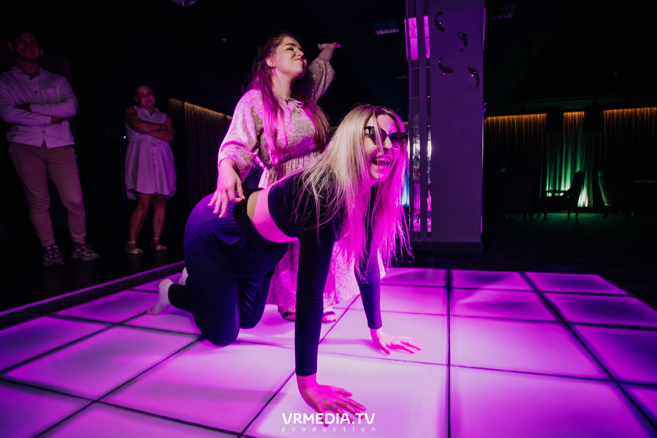 Русский рок в караоке-баре «Volna»