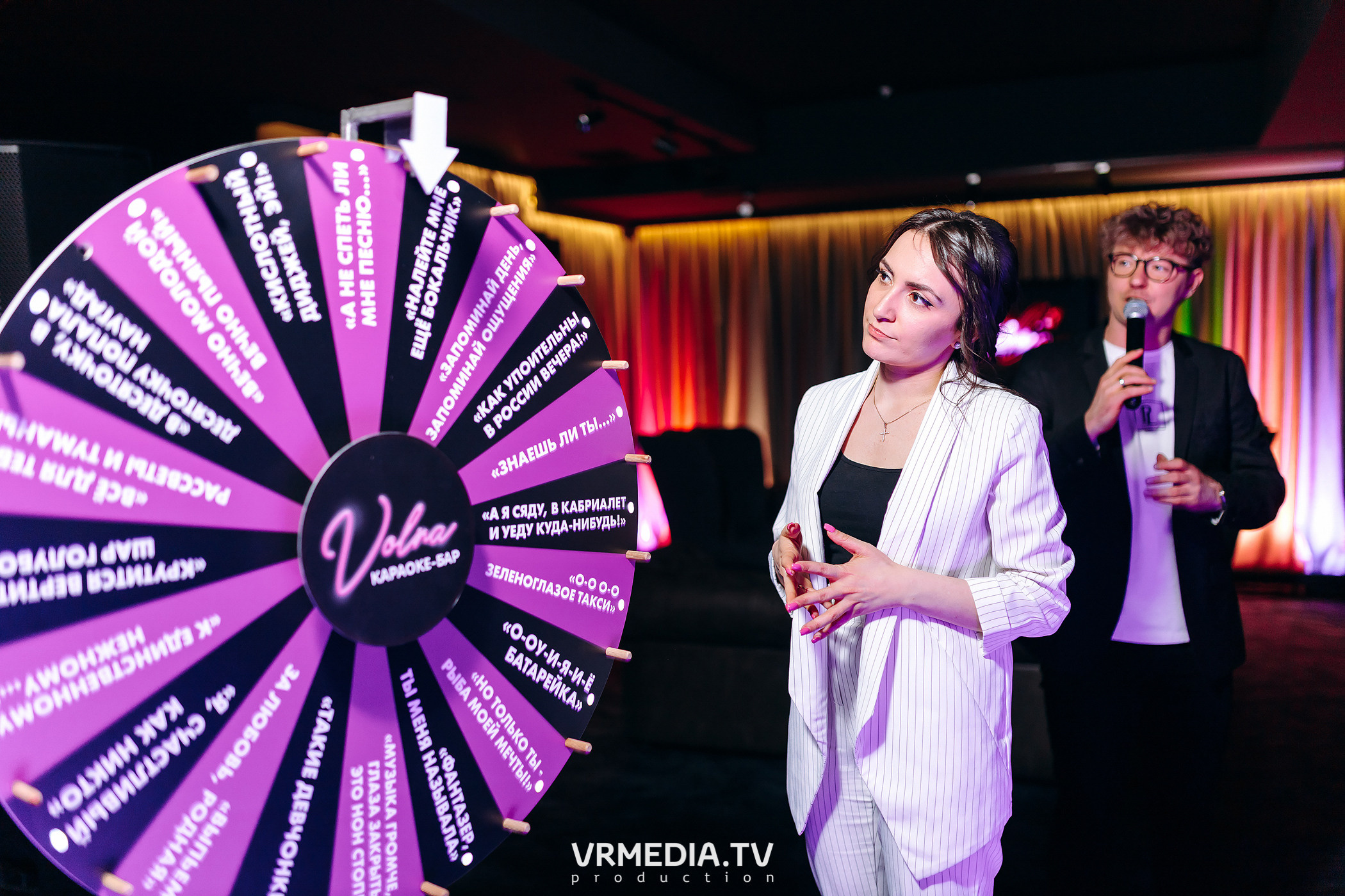 Колесо Фортуны в караоке-баре «Volna»