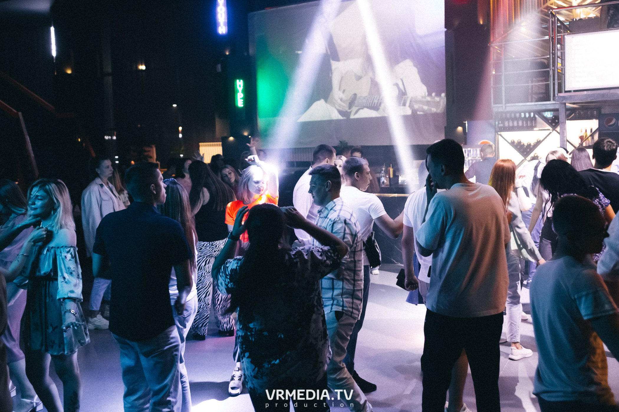 На чилле в баре «DOSKI»