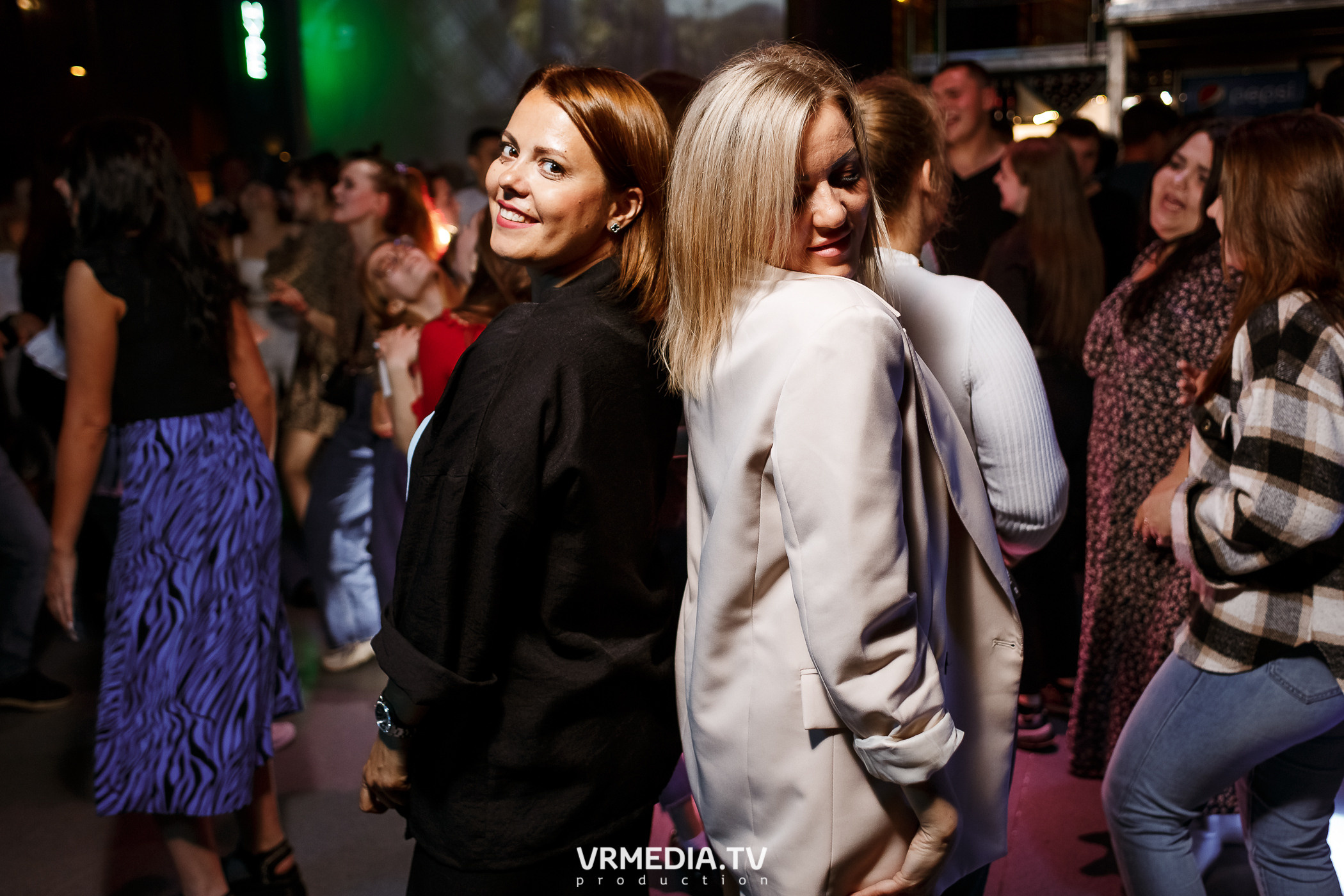 Выходные в баре «DOSKI»