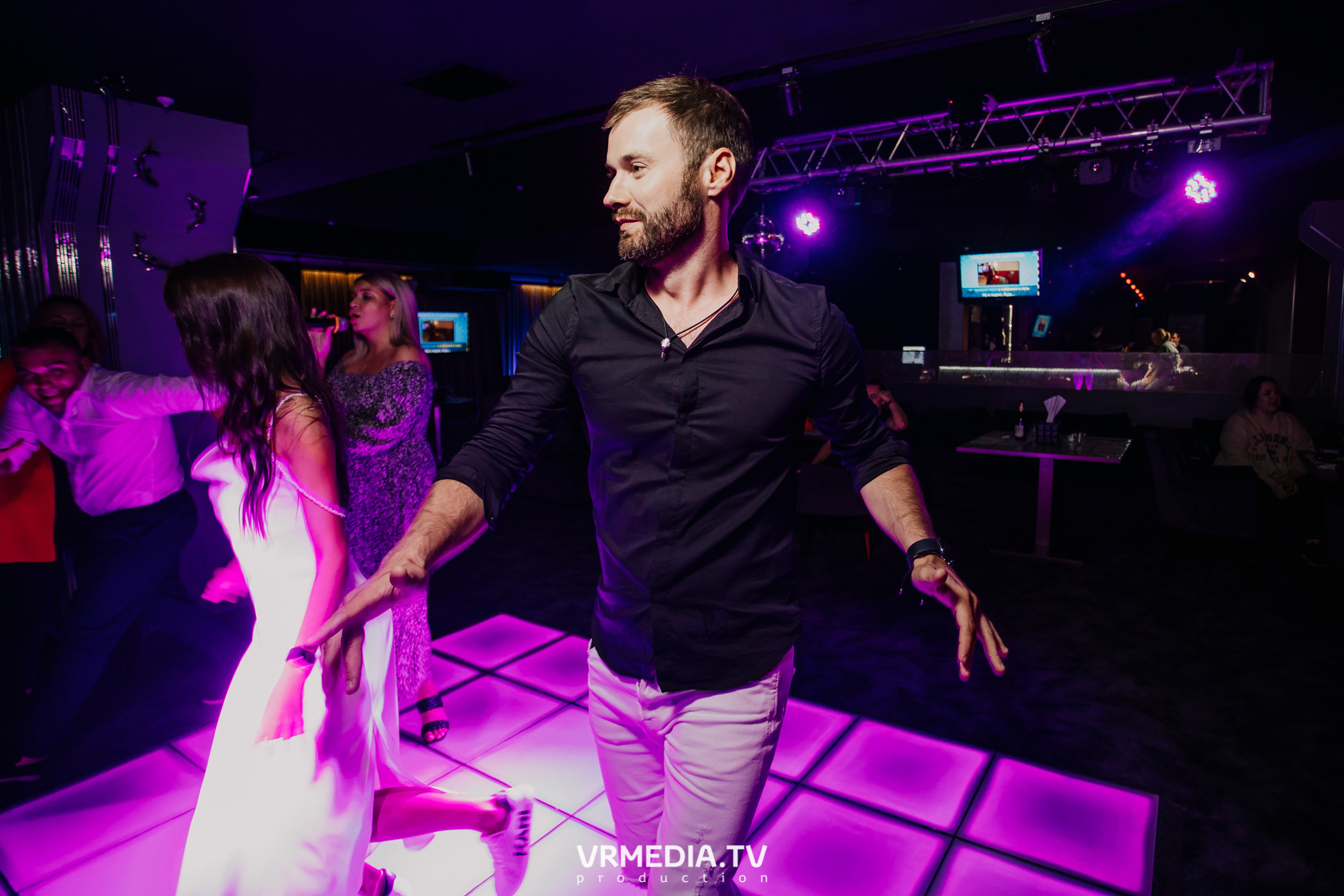 IQ party в караоке-баре «Volna»