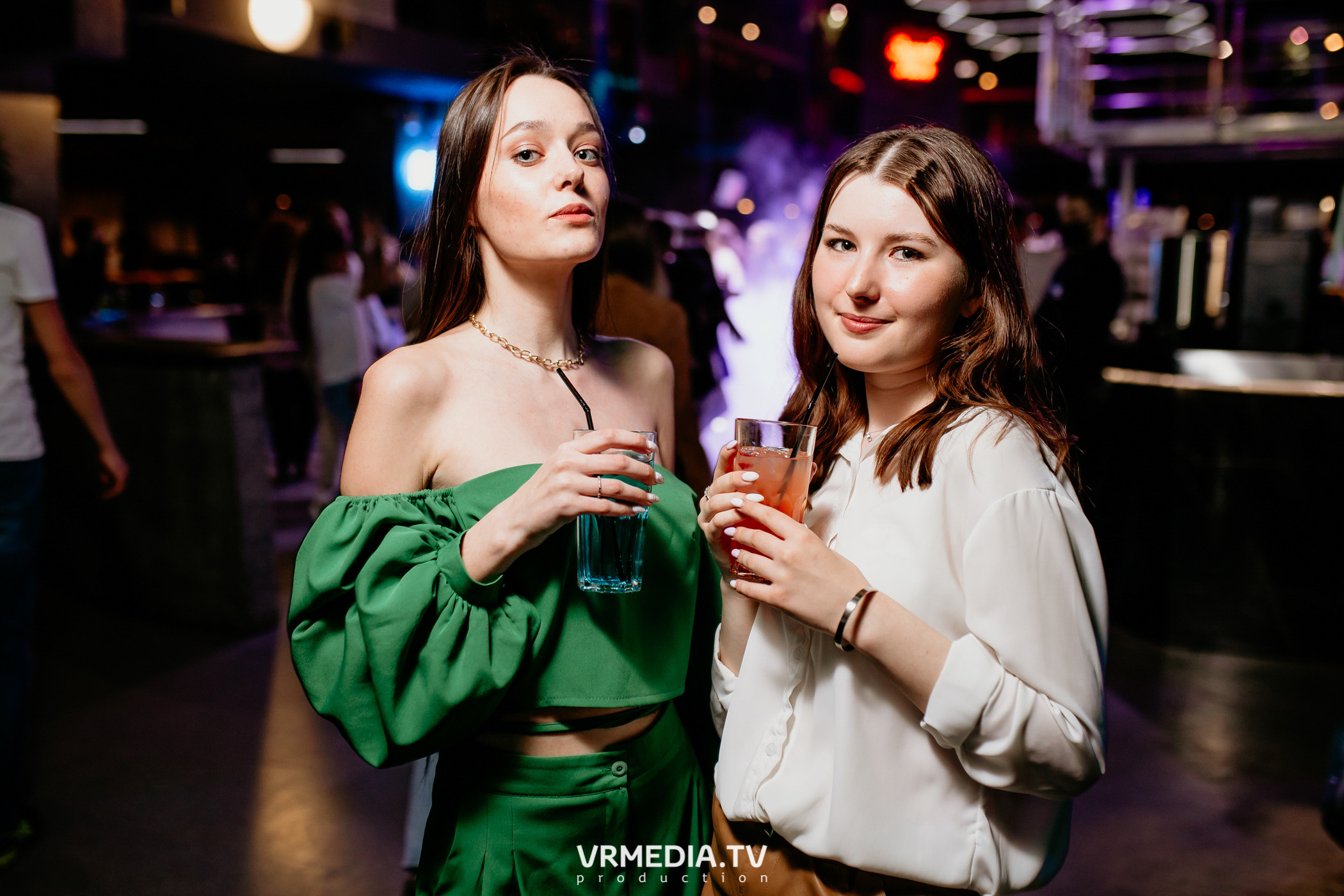 Выходные в баре «DOSKI»