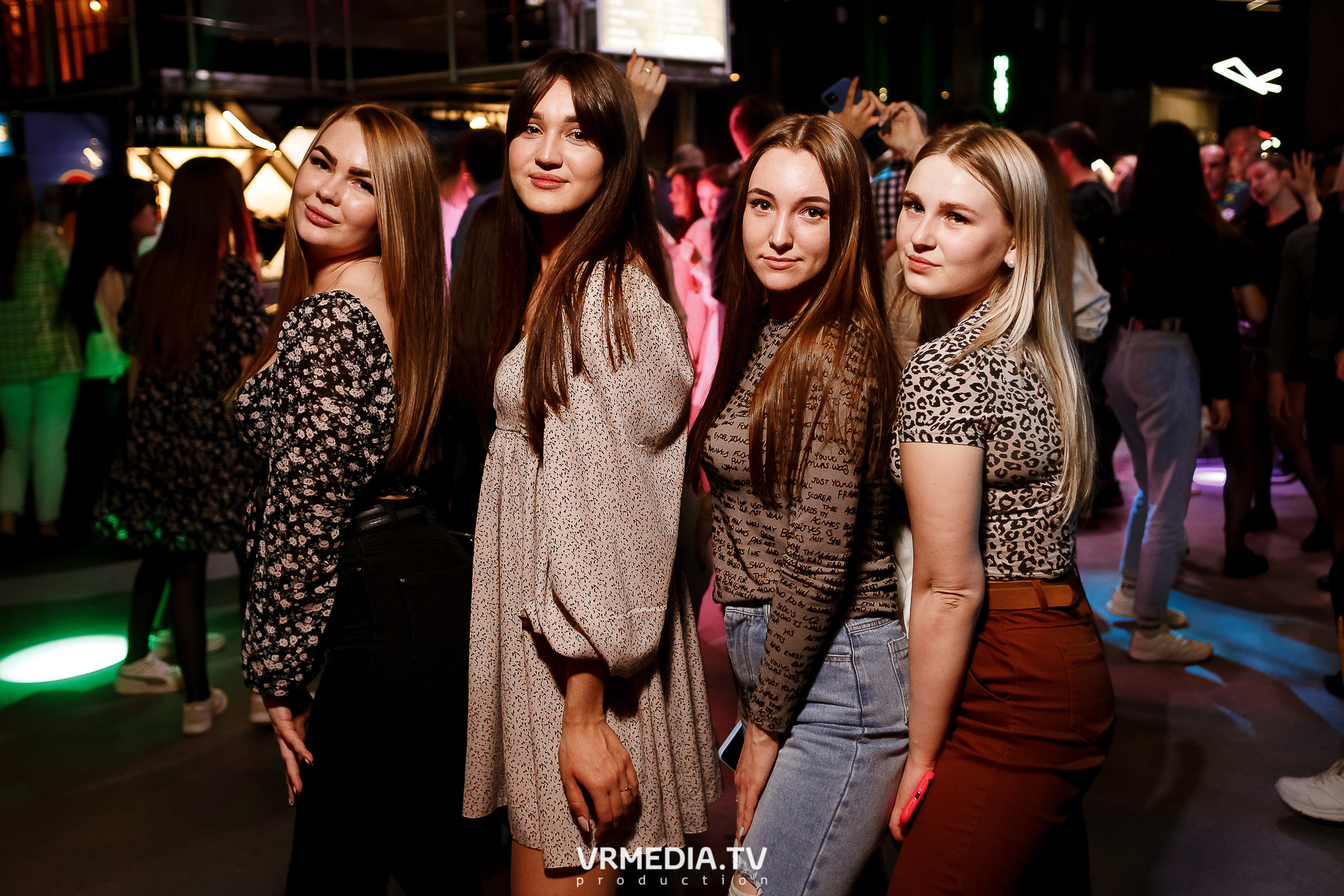 Выходные в баре «DOSKI»