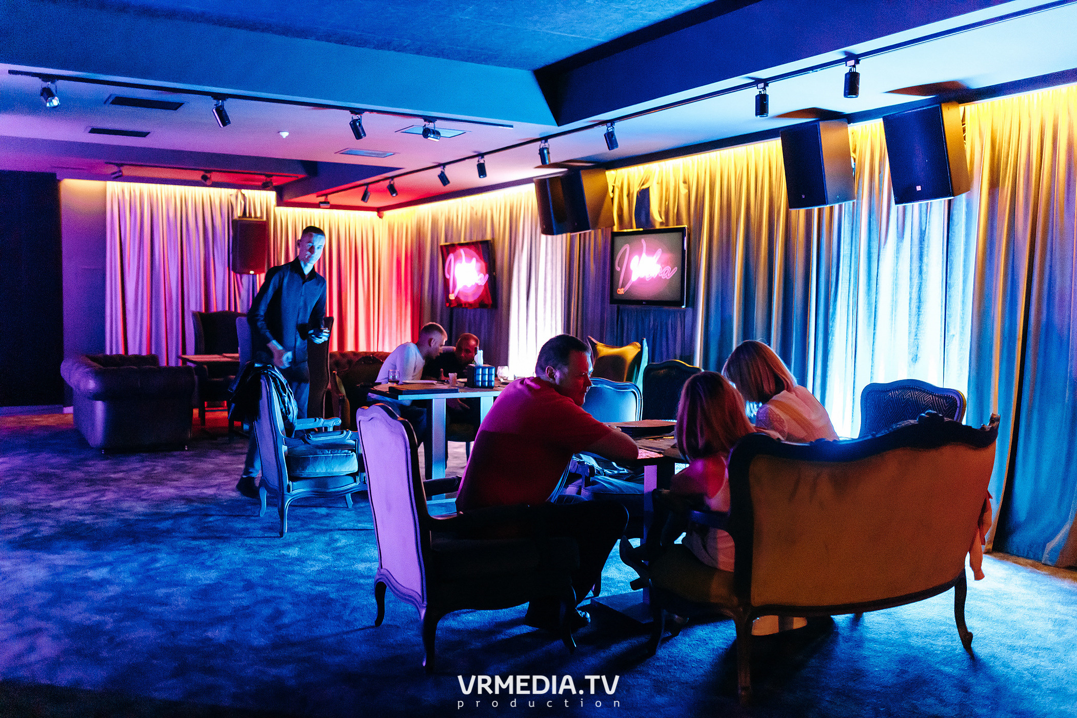 Золотая пятница в караоке-баре «Volna»