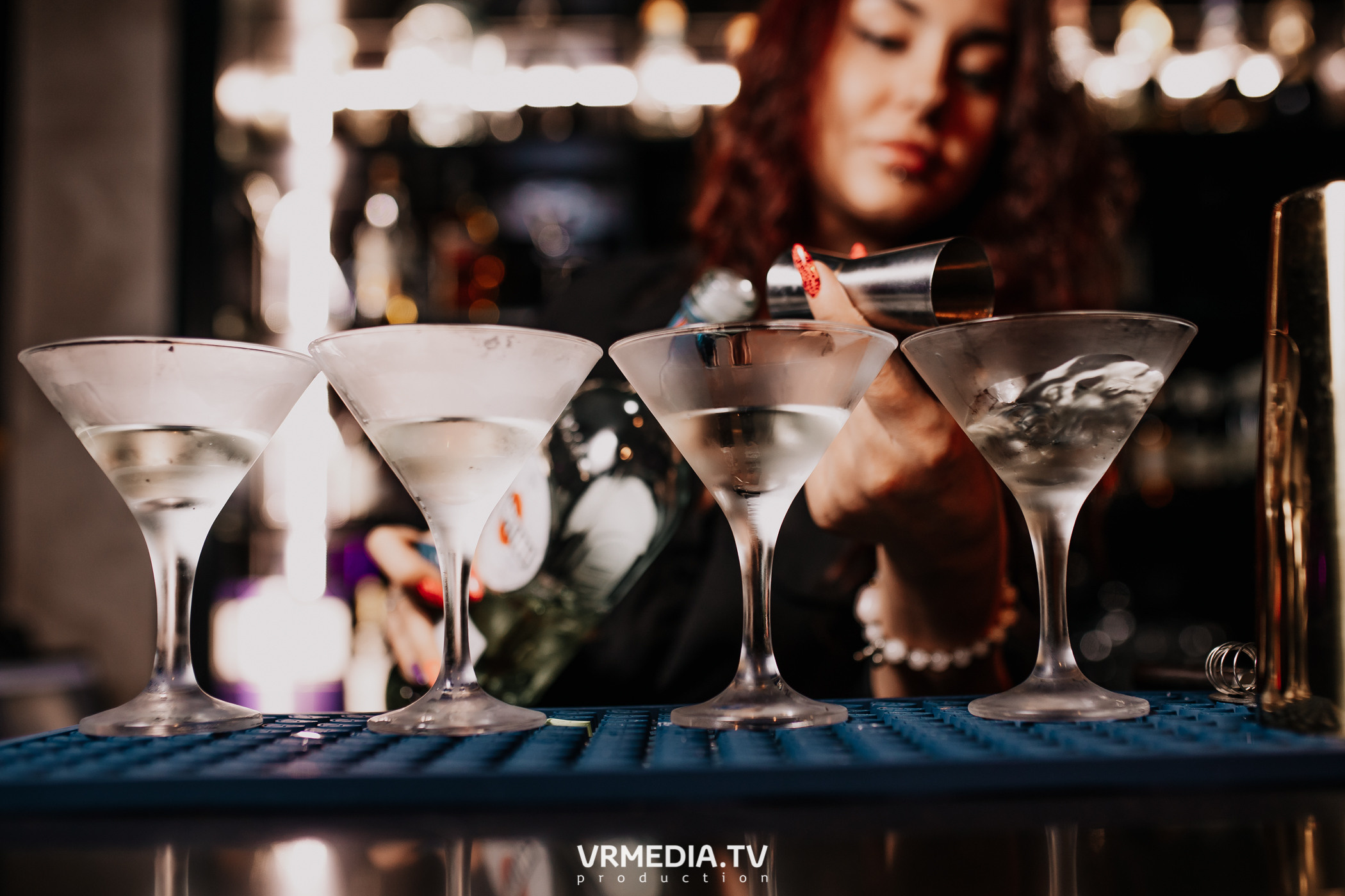 Пятничная вечеринка в караоке-баре «Volna»