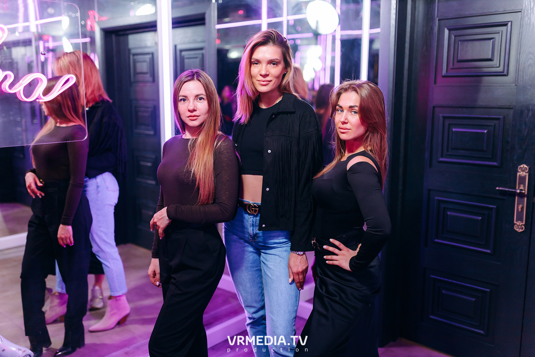 Колесо фортуны в караоке-баре «Volna»