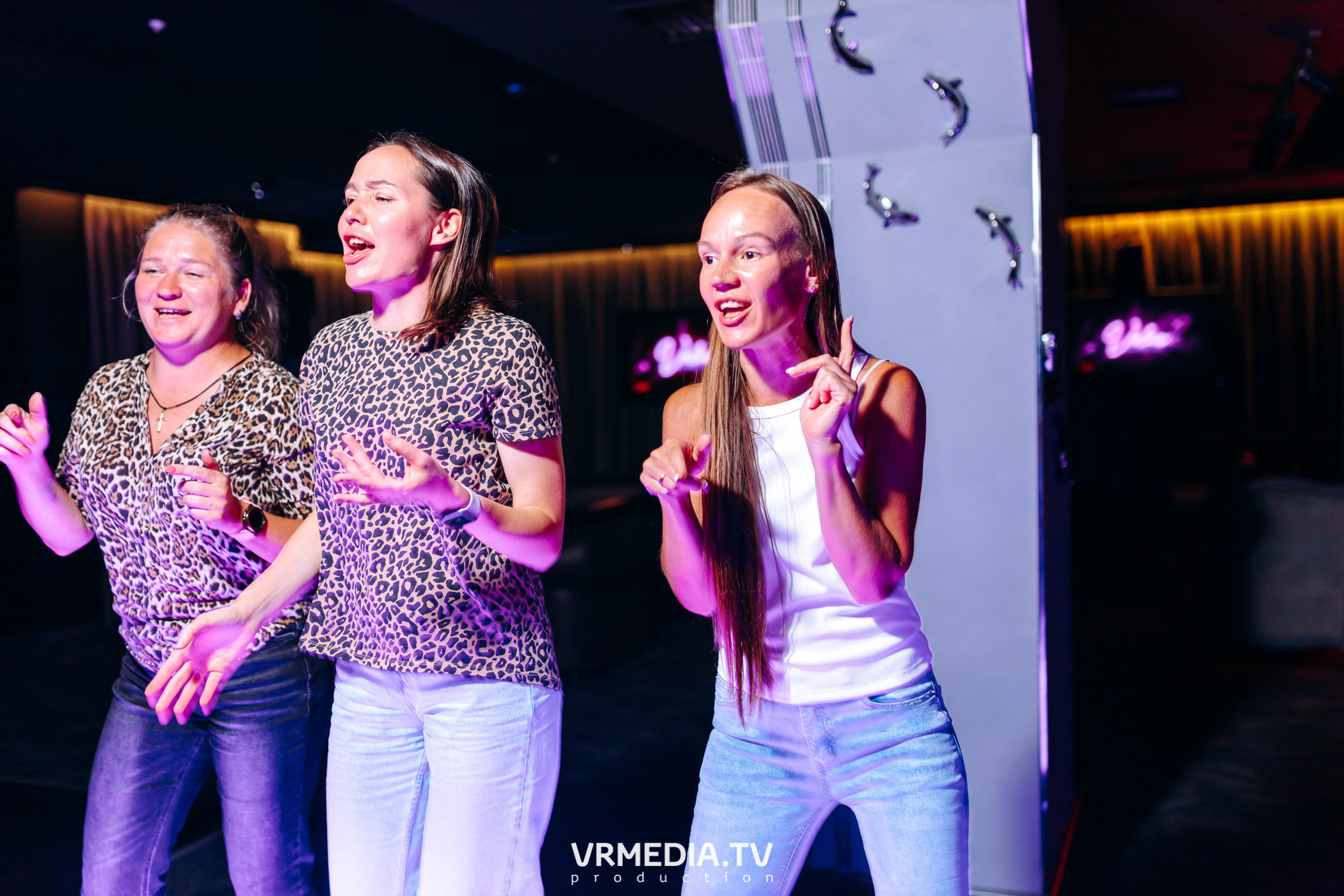 Love is… в караоке-баре «Volna»