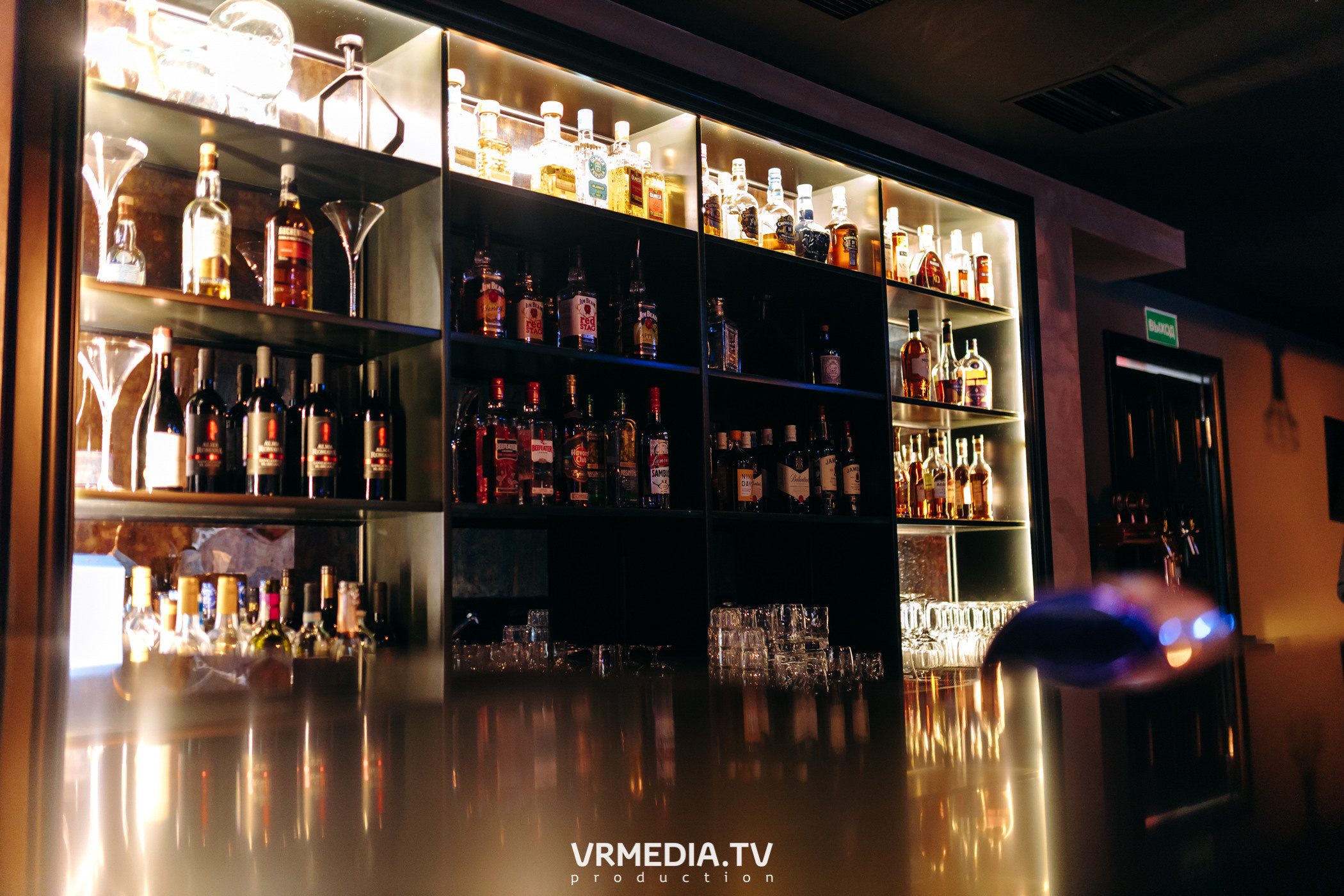 Love is… в караоке-баре «Volna»