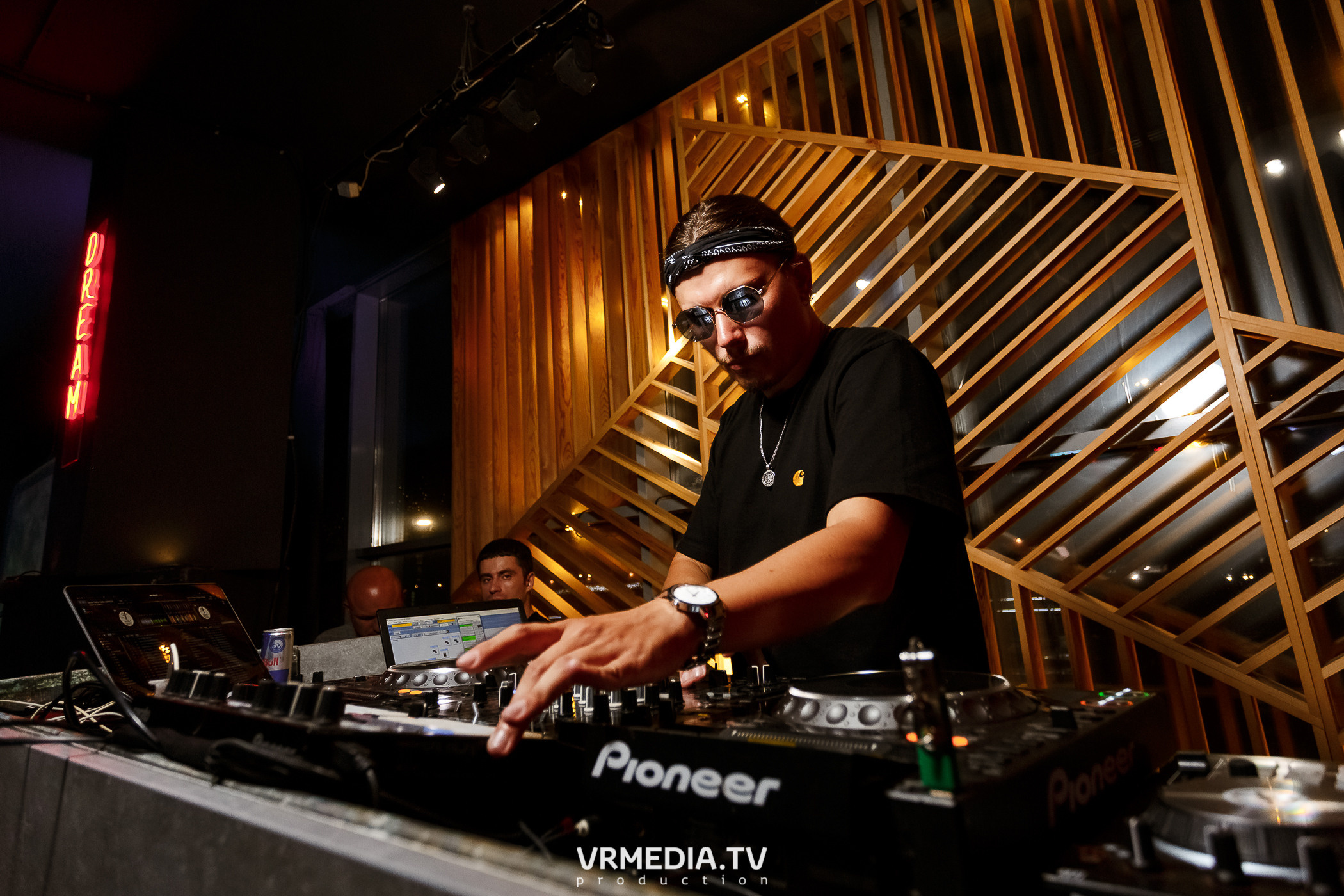 Выходные в баре «DOSKI»