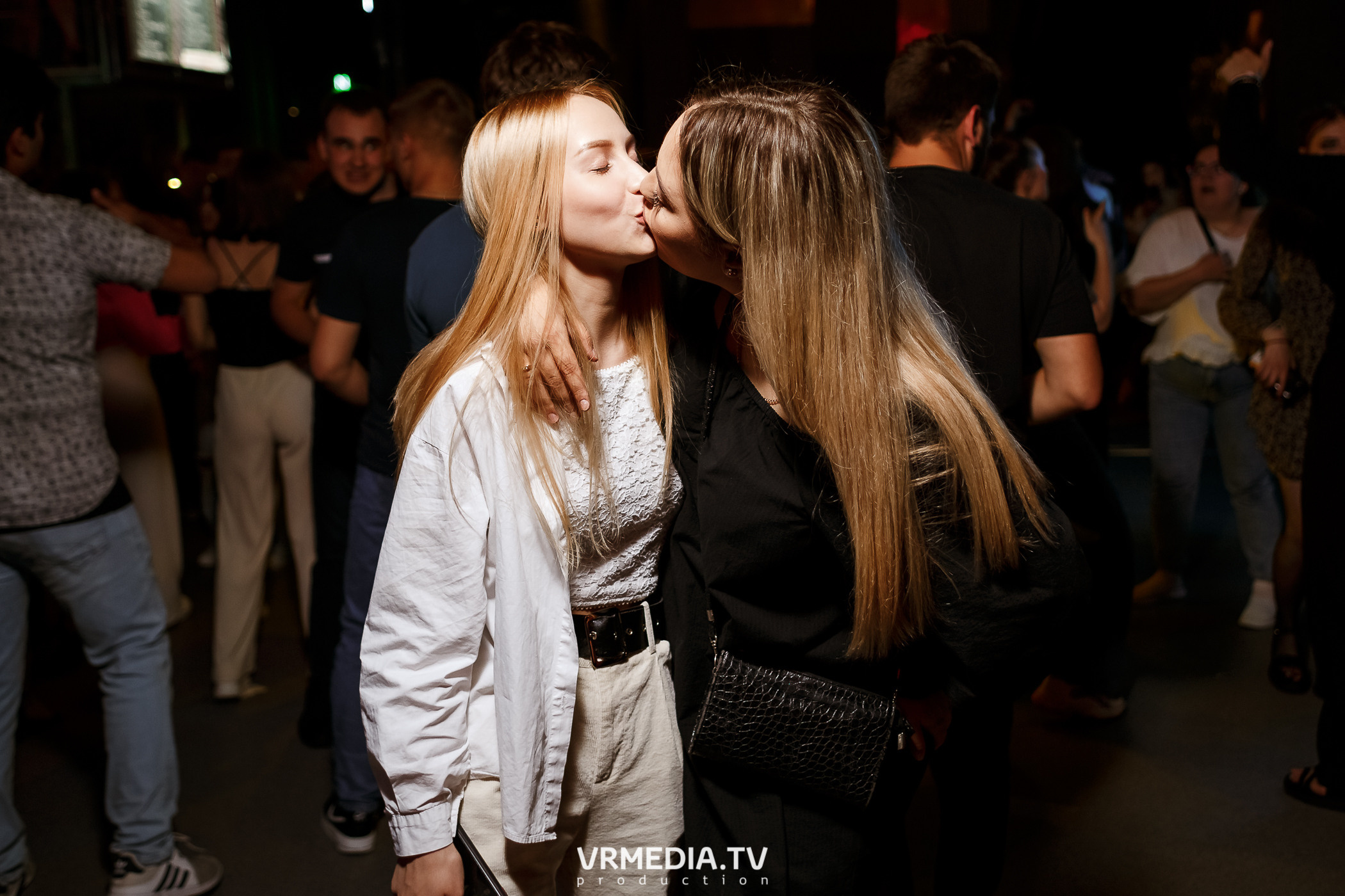 Выходные в баре «DOSKI»