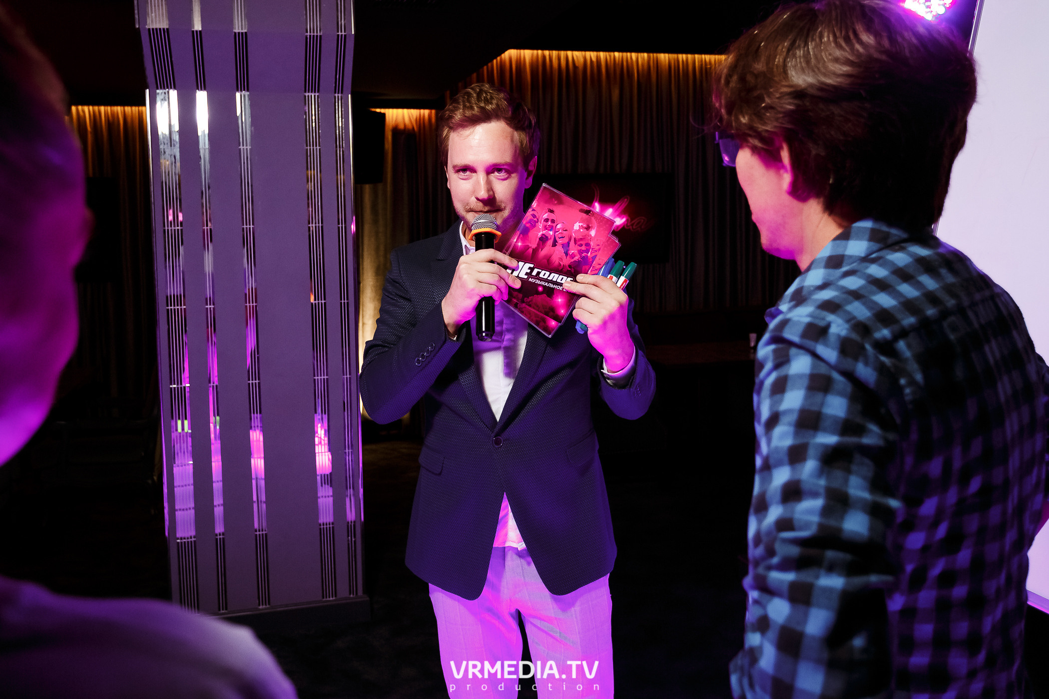 Золотая пятница в караоке-баре «Volna»