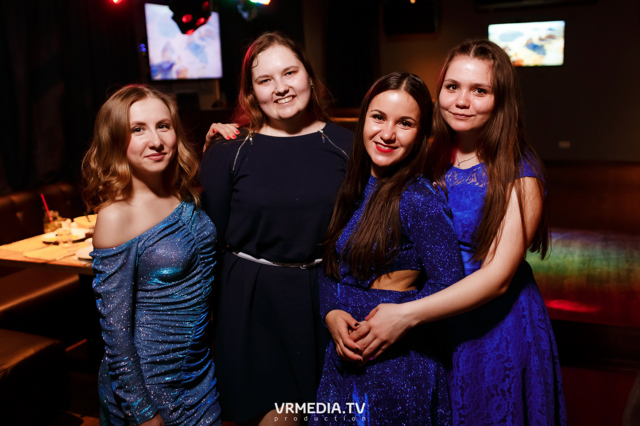 Выходные в баре «DOSKI»