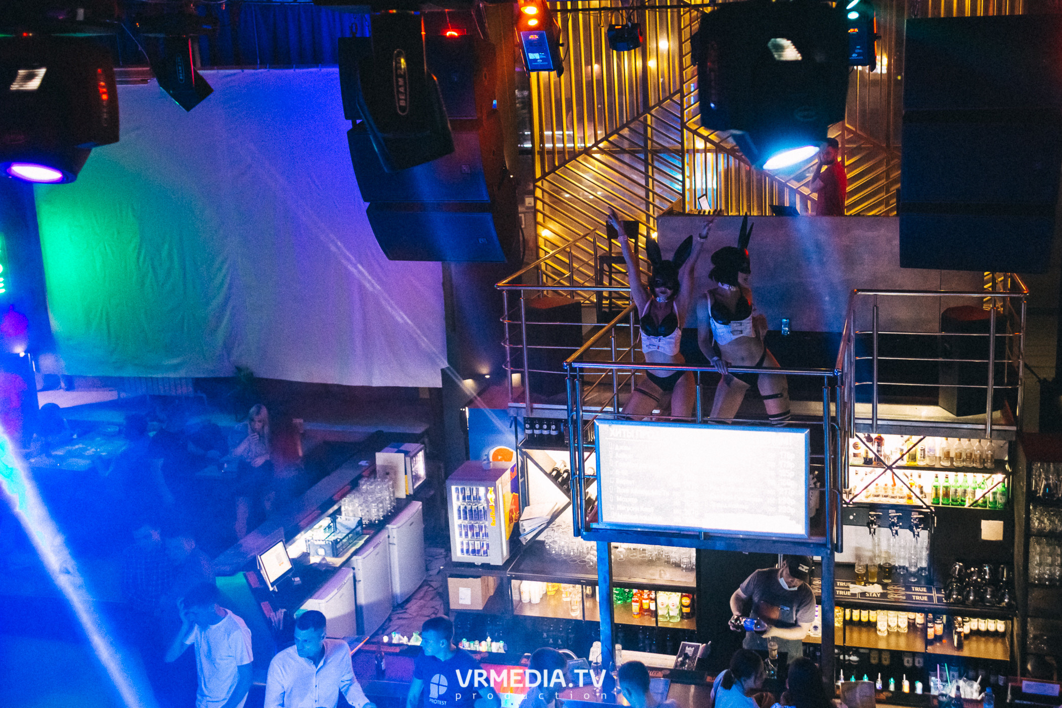 Bunny Hard в баре «DOSKI»