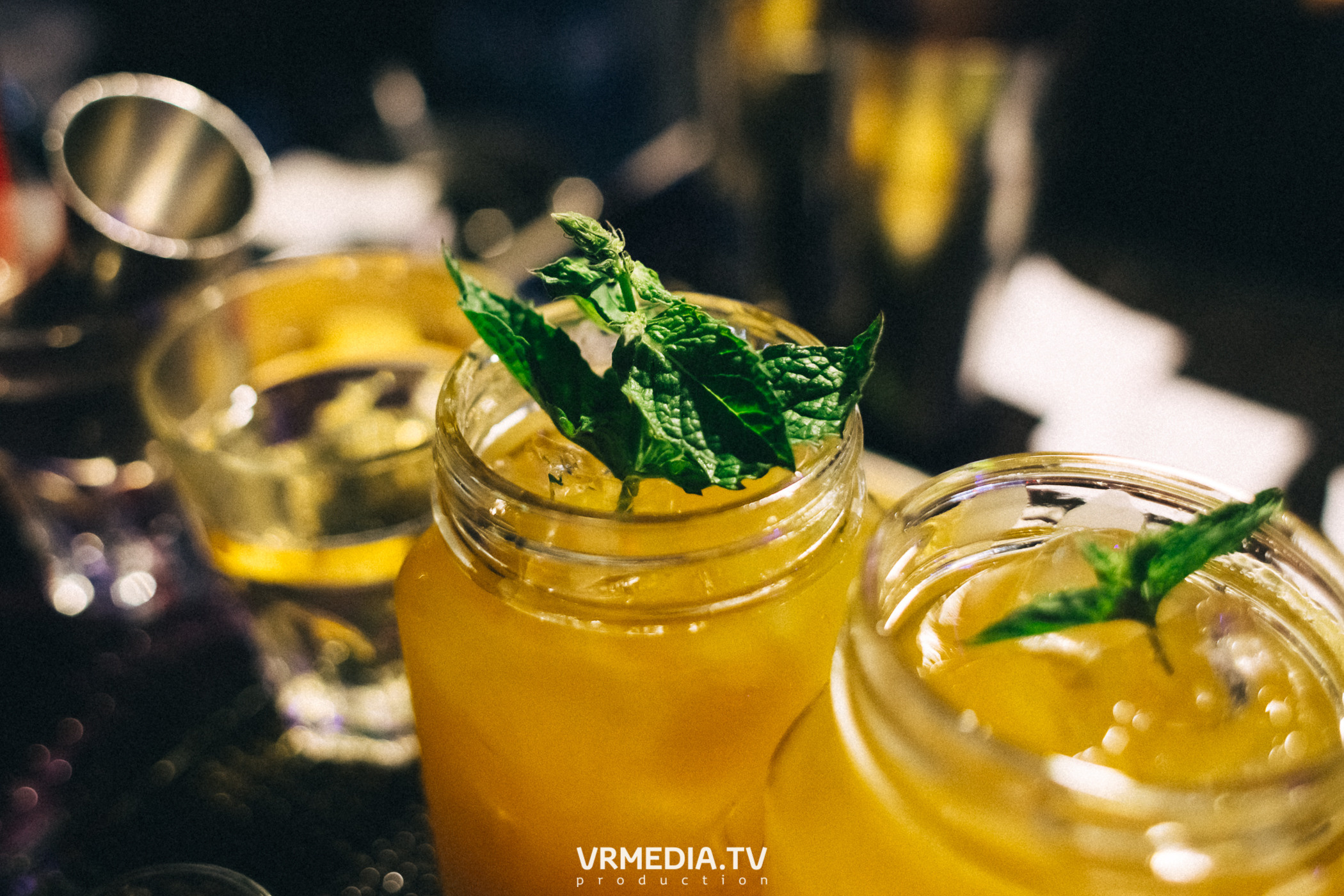 Bunny Hard в баре «DOSKI»