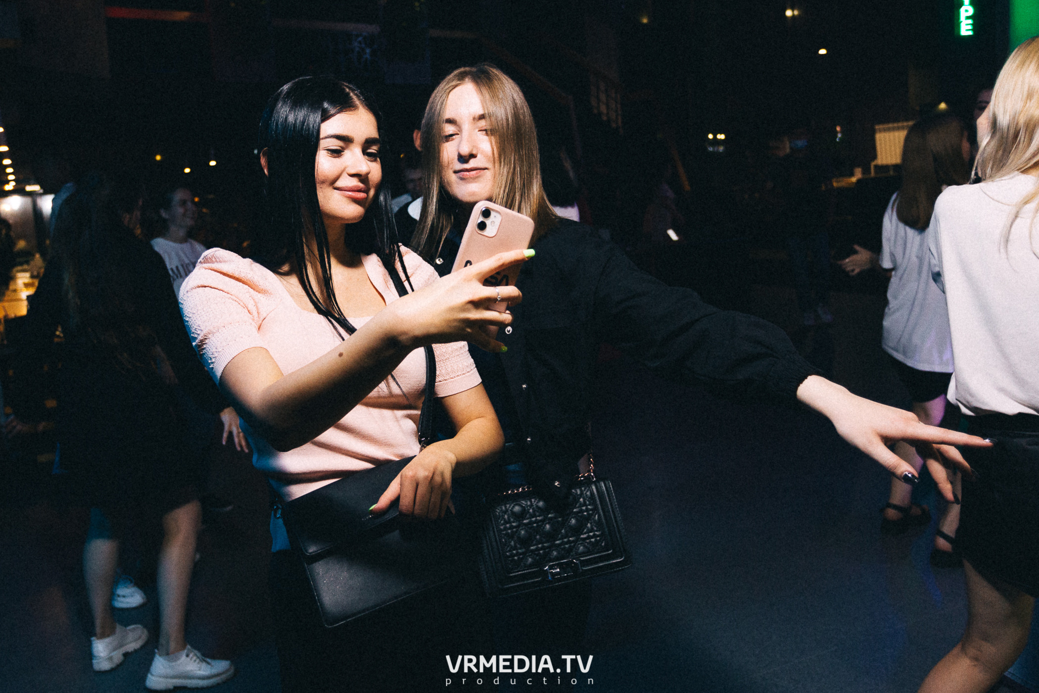 Bunny Hard в баре «DOSKI»