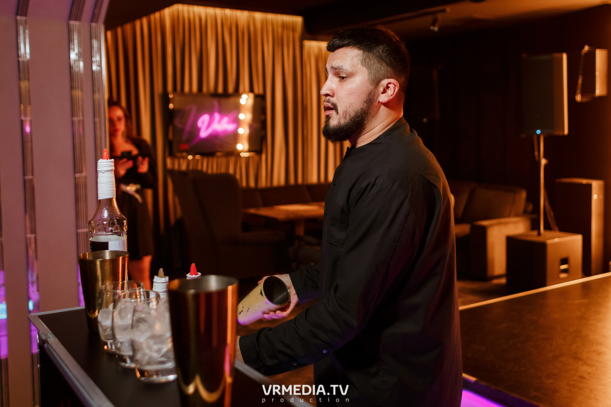 Колесо фортуны в караоке-баре «Volna»