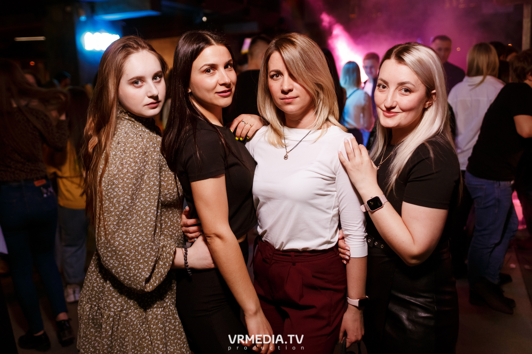 Выходные в баре «DOSKI»