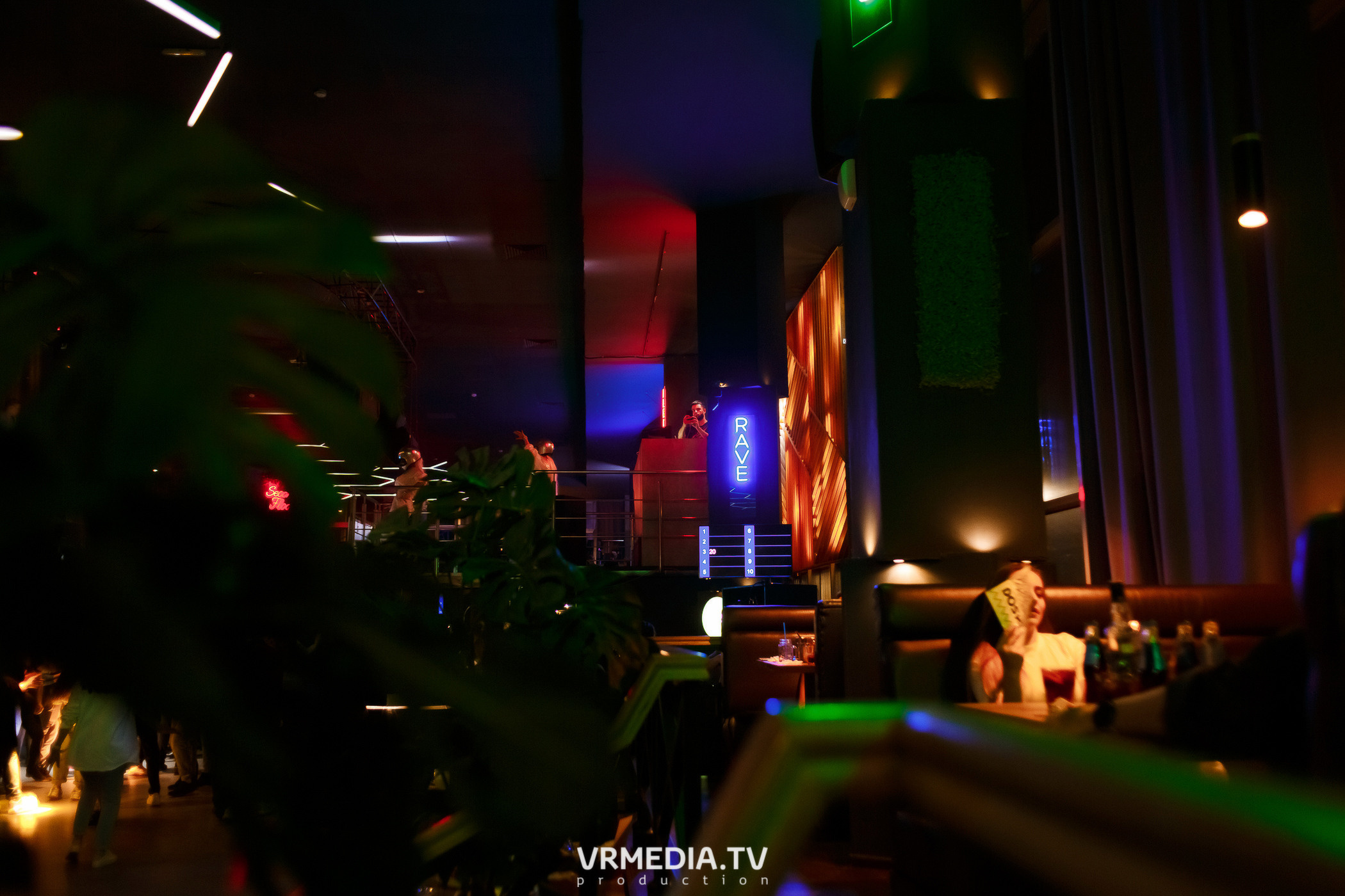 Выходные в баре «DOSKI»