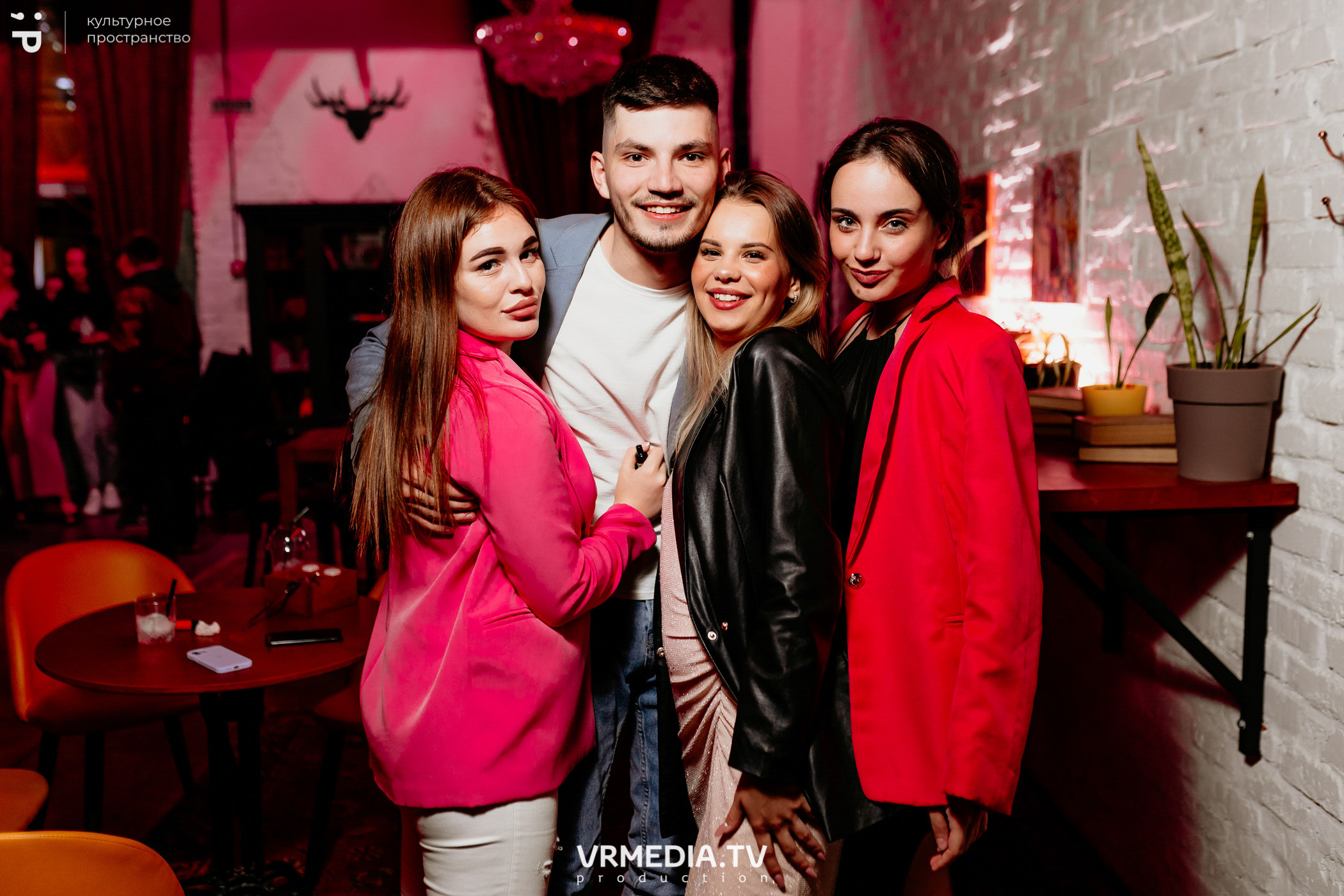 #Редакция_Лето: Time 92 в культурном пространстве «Редакция»