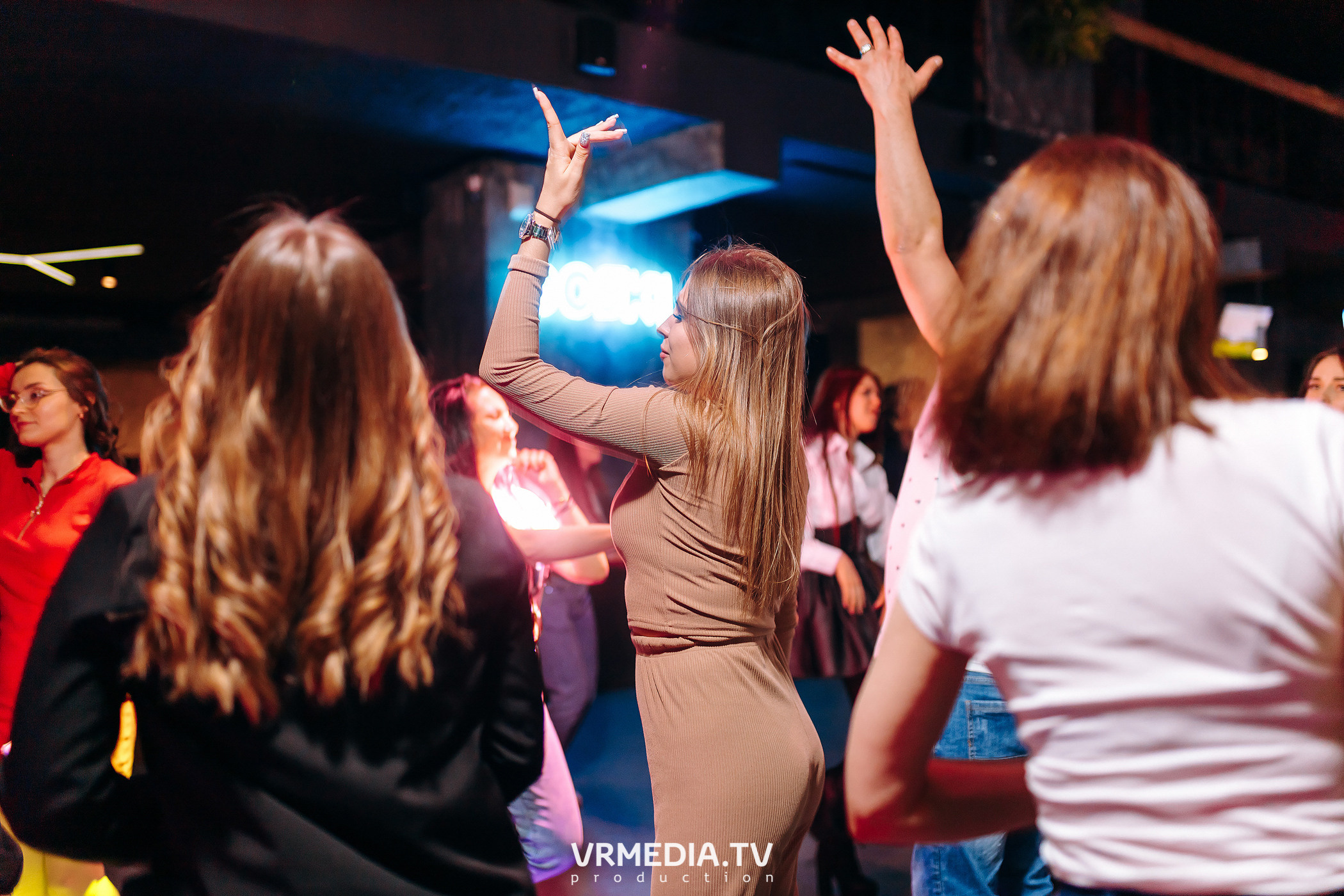 Выходные в баре «DOSKI»