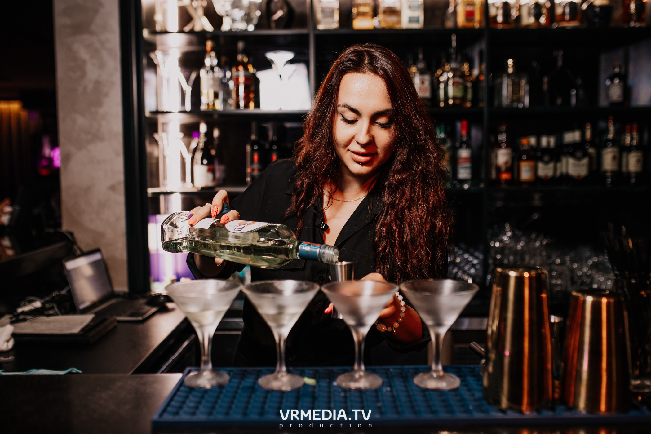 Пятничная вечеринка в караоке-баре «Volna»