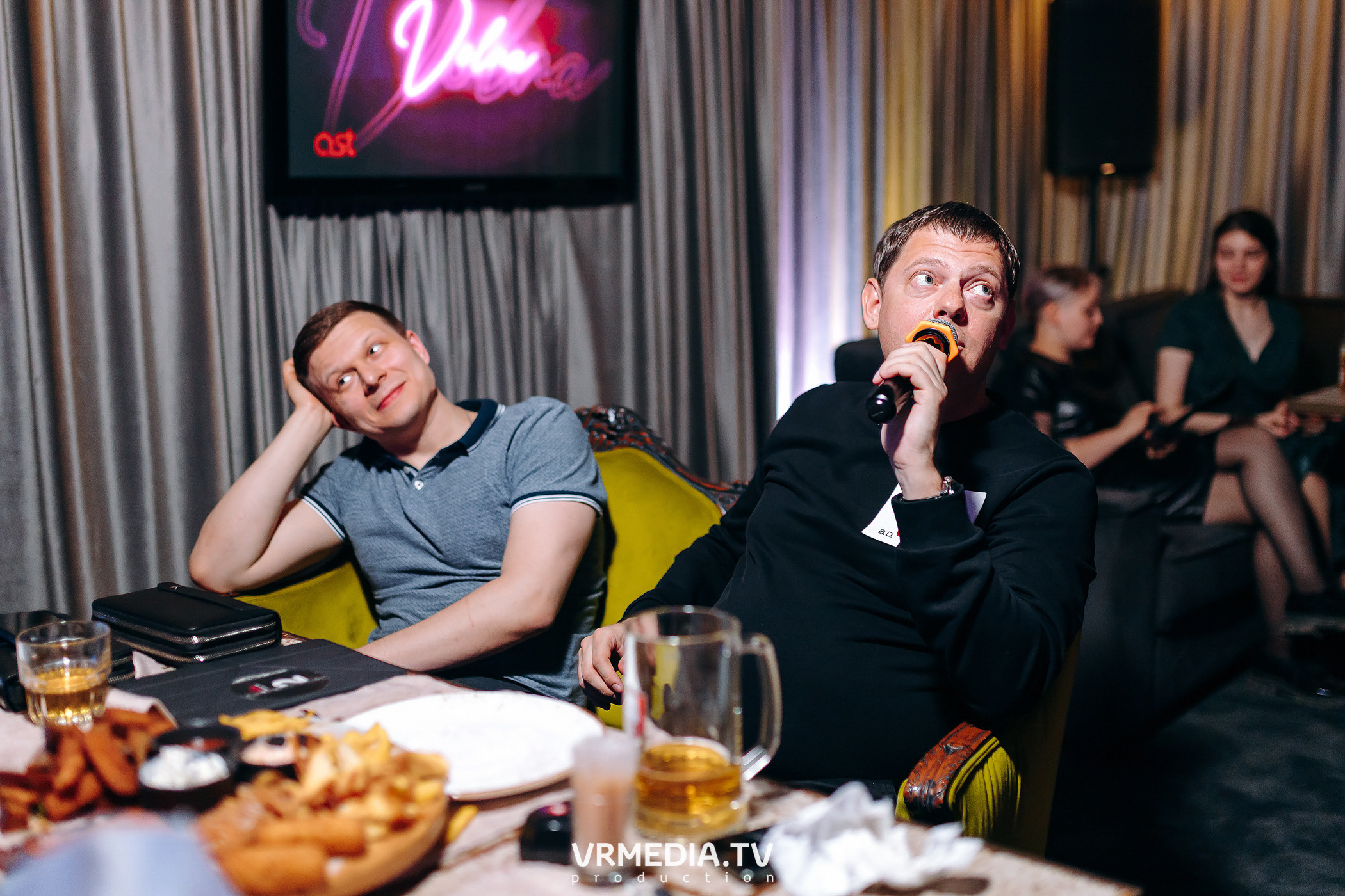 Колесо фортуны в караоке-баре «Volna»