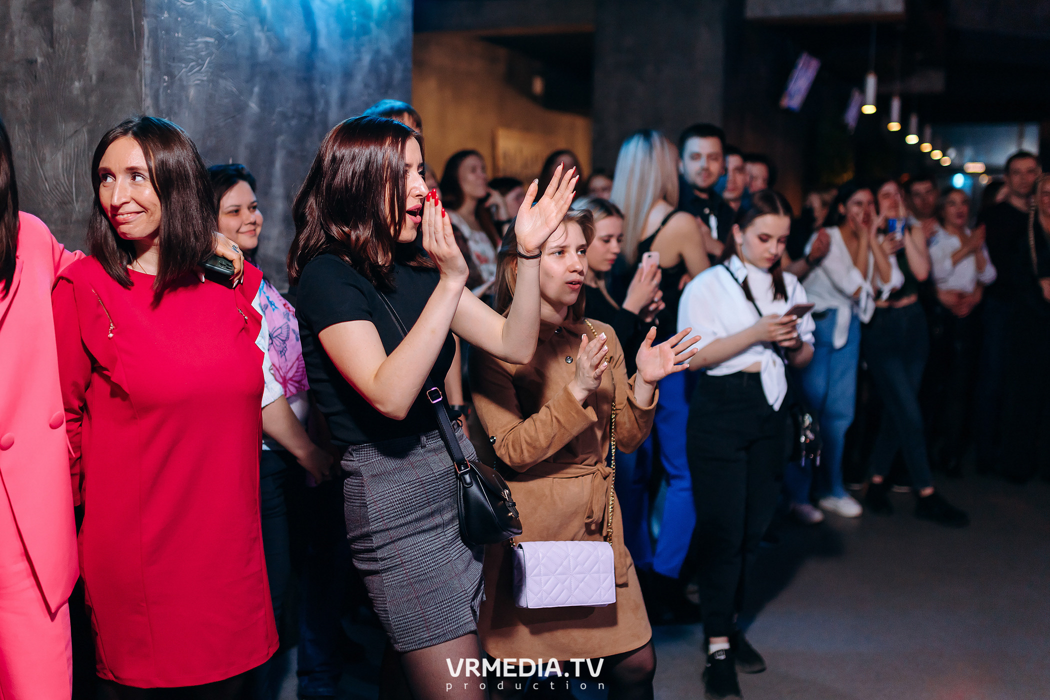 Выходные в баре «DOSKI»