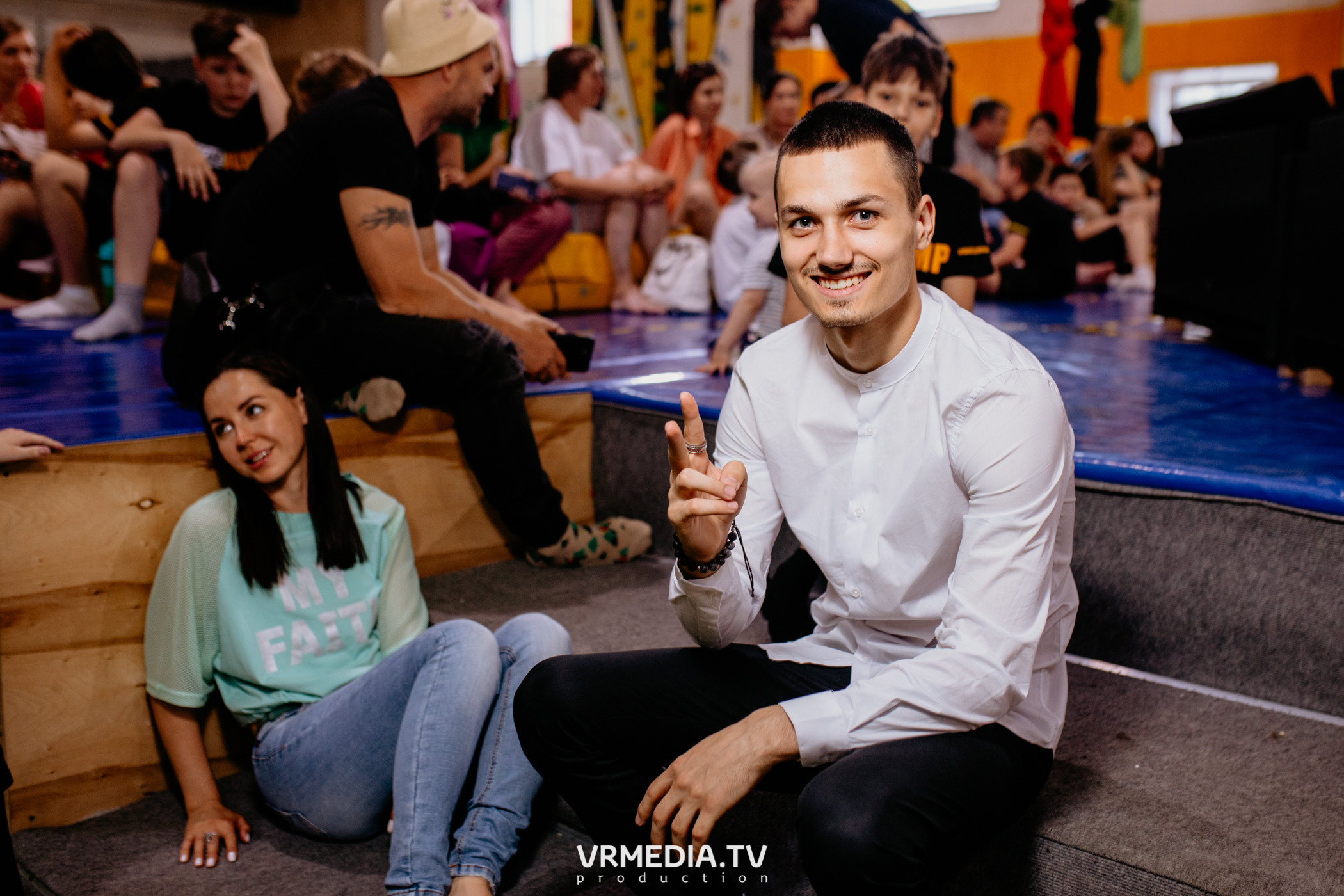 Соревнования по прыжкам на батуте в «Apache Jump»