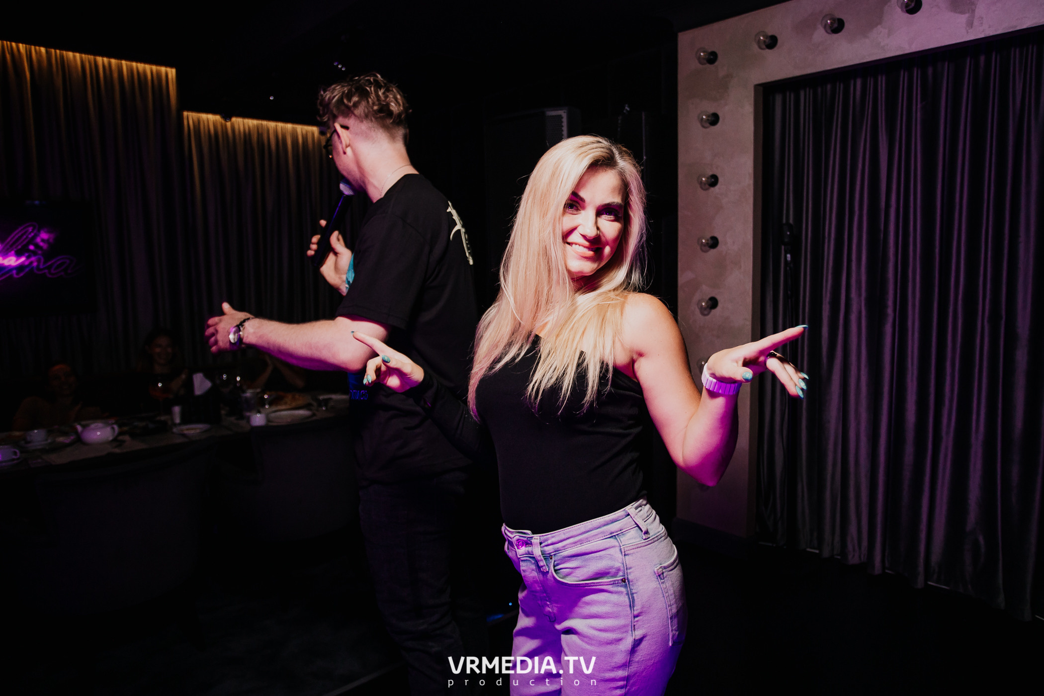 Русский рок в караоке-баре «Volna»