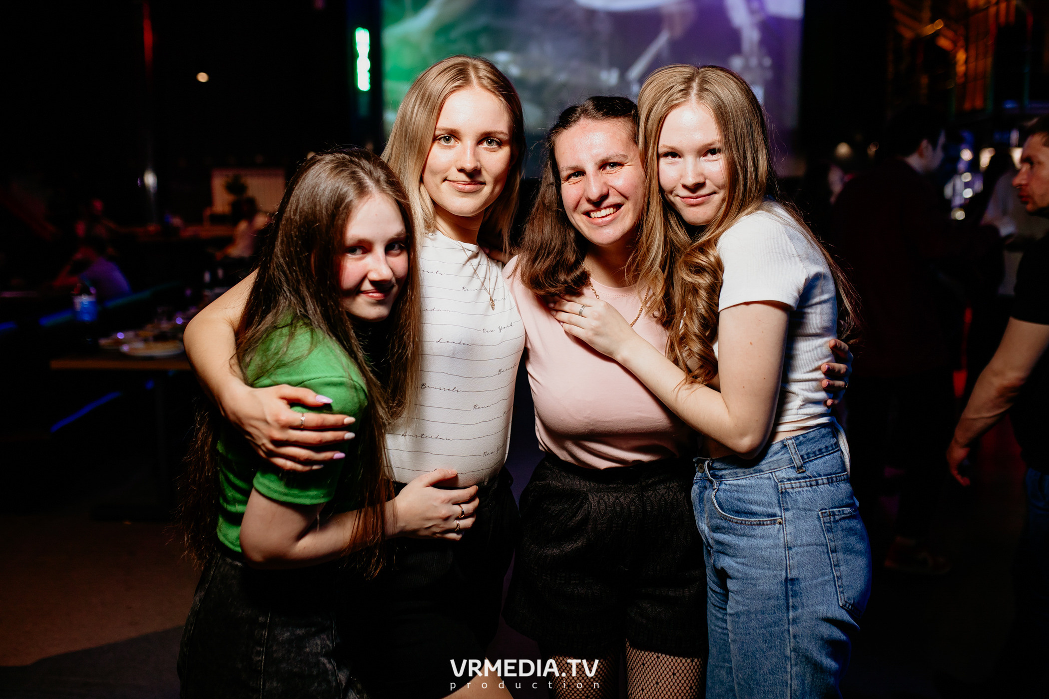 Выходные в баре «DOSKI»