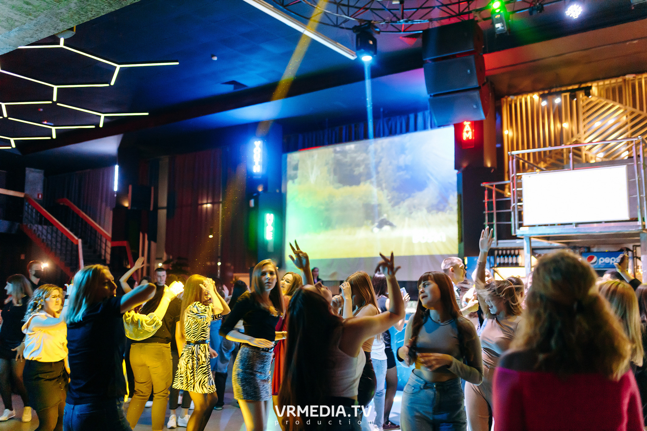 Выходные в баре «DOSKI»