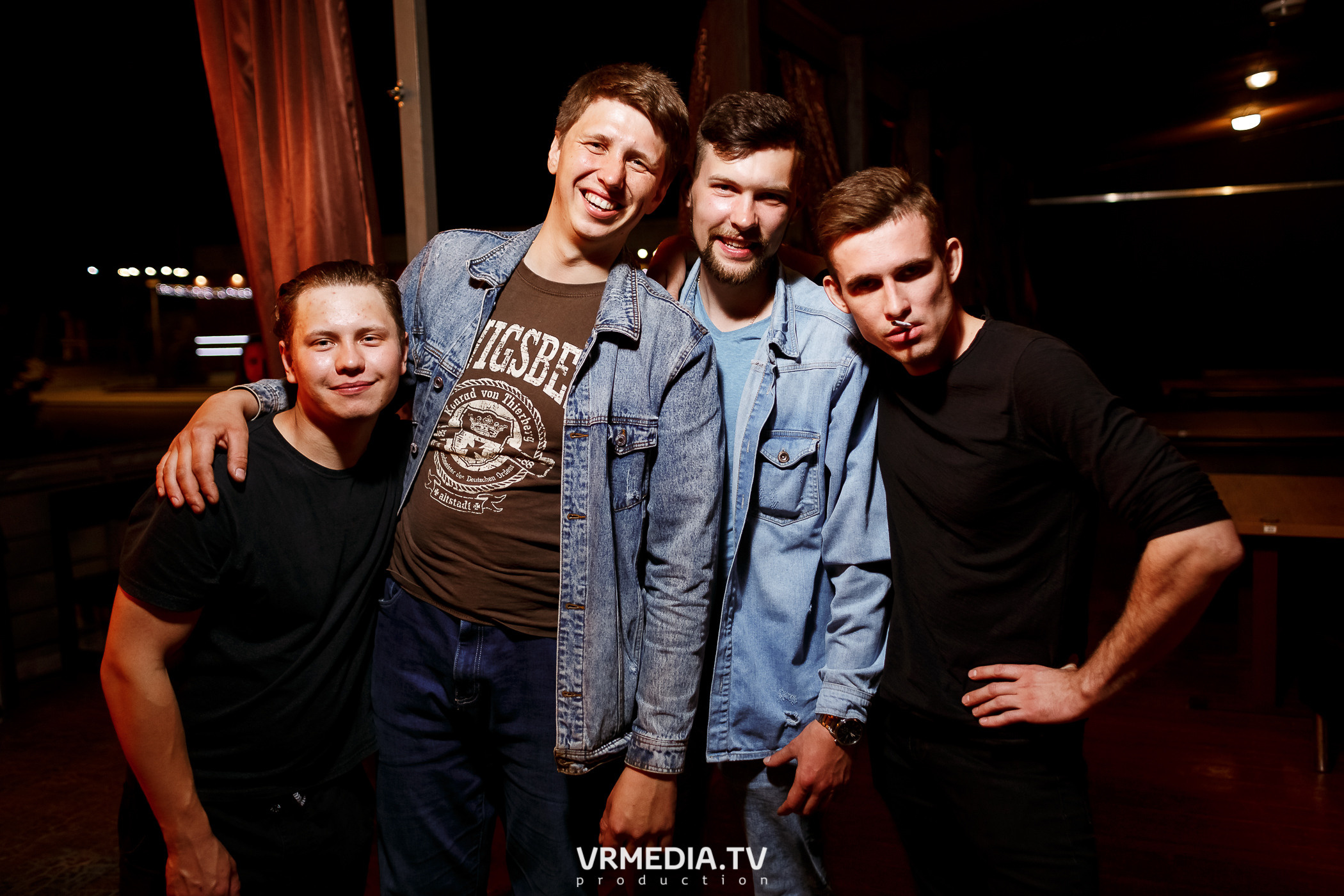 Выходные в баре «DOSKI»