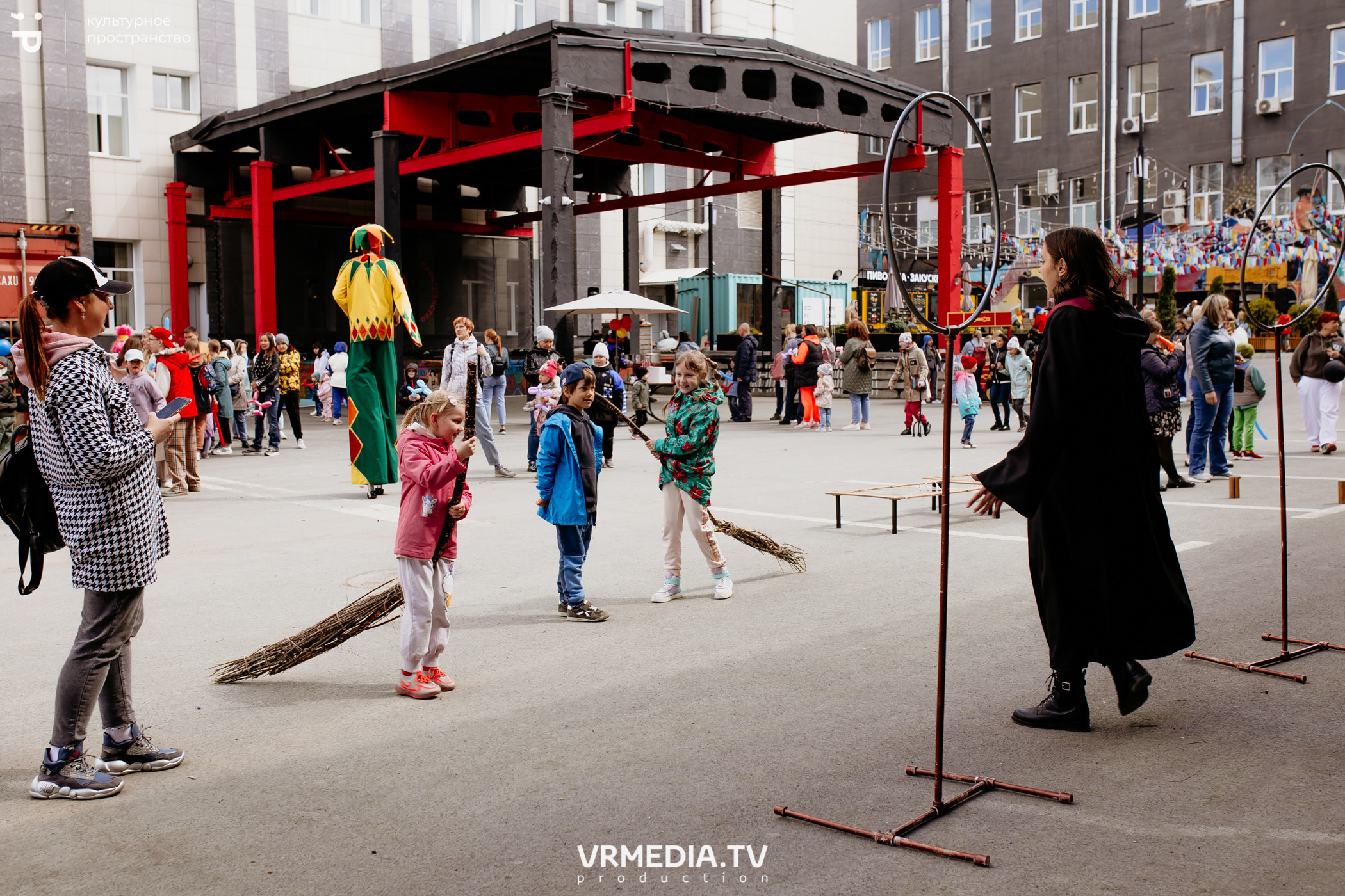 ВСТРЕЧАЙ ЛЕТО С DETISKAZKA42 в культурном пространстве «Редакция»