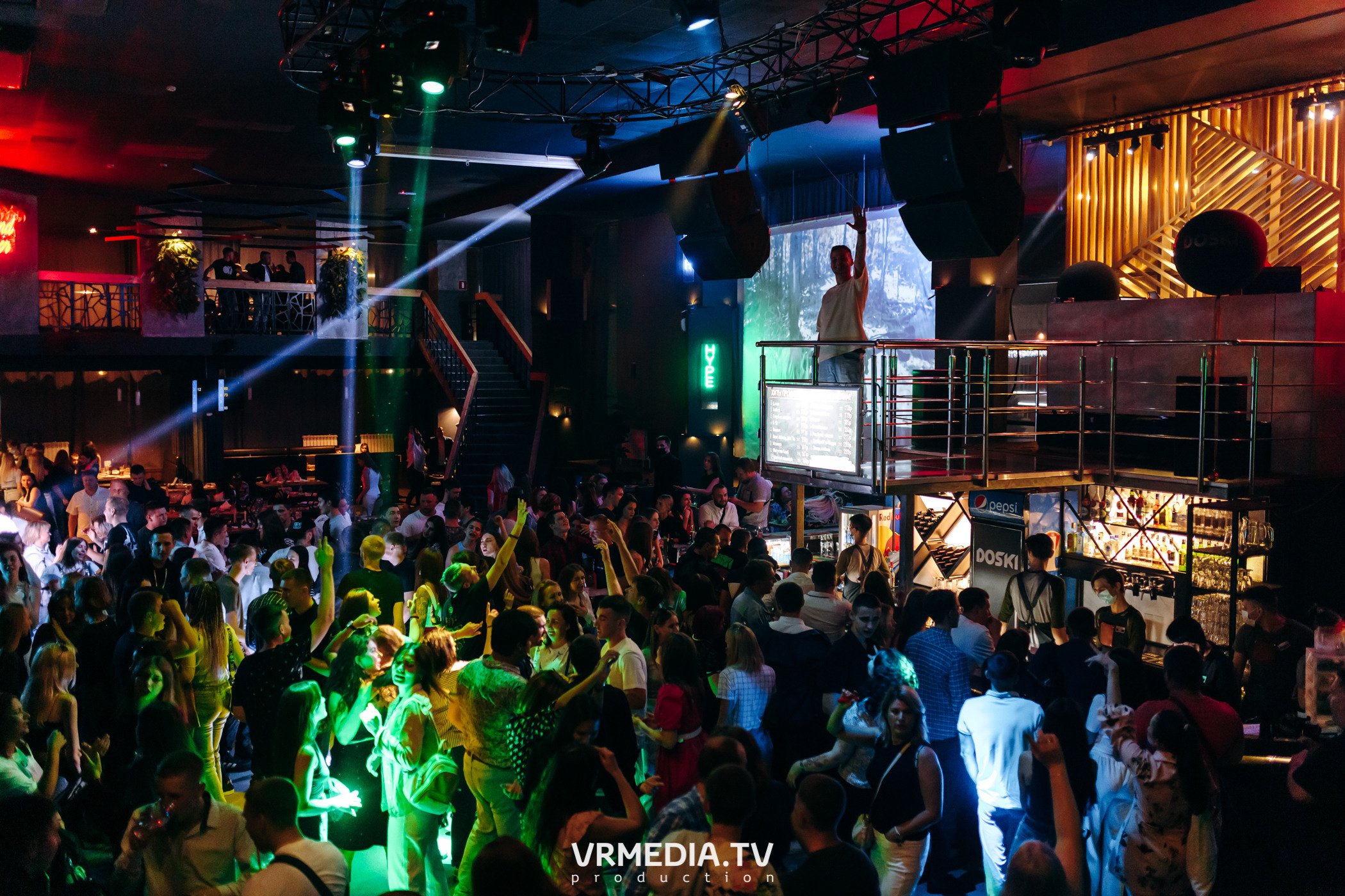 Выходные в баре «DOSKI»