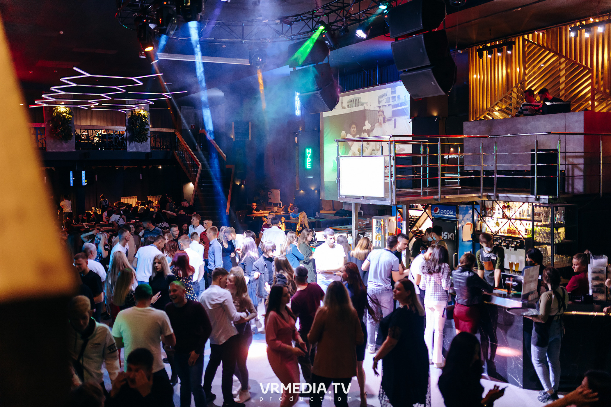 Выходные в баре «DOSKI»