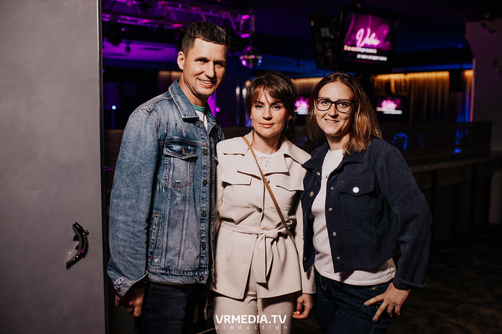 Пятничная вечеринка в караоке-баре «Volna»