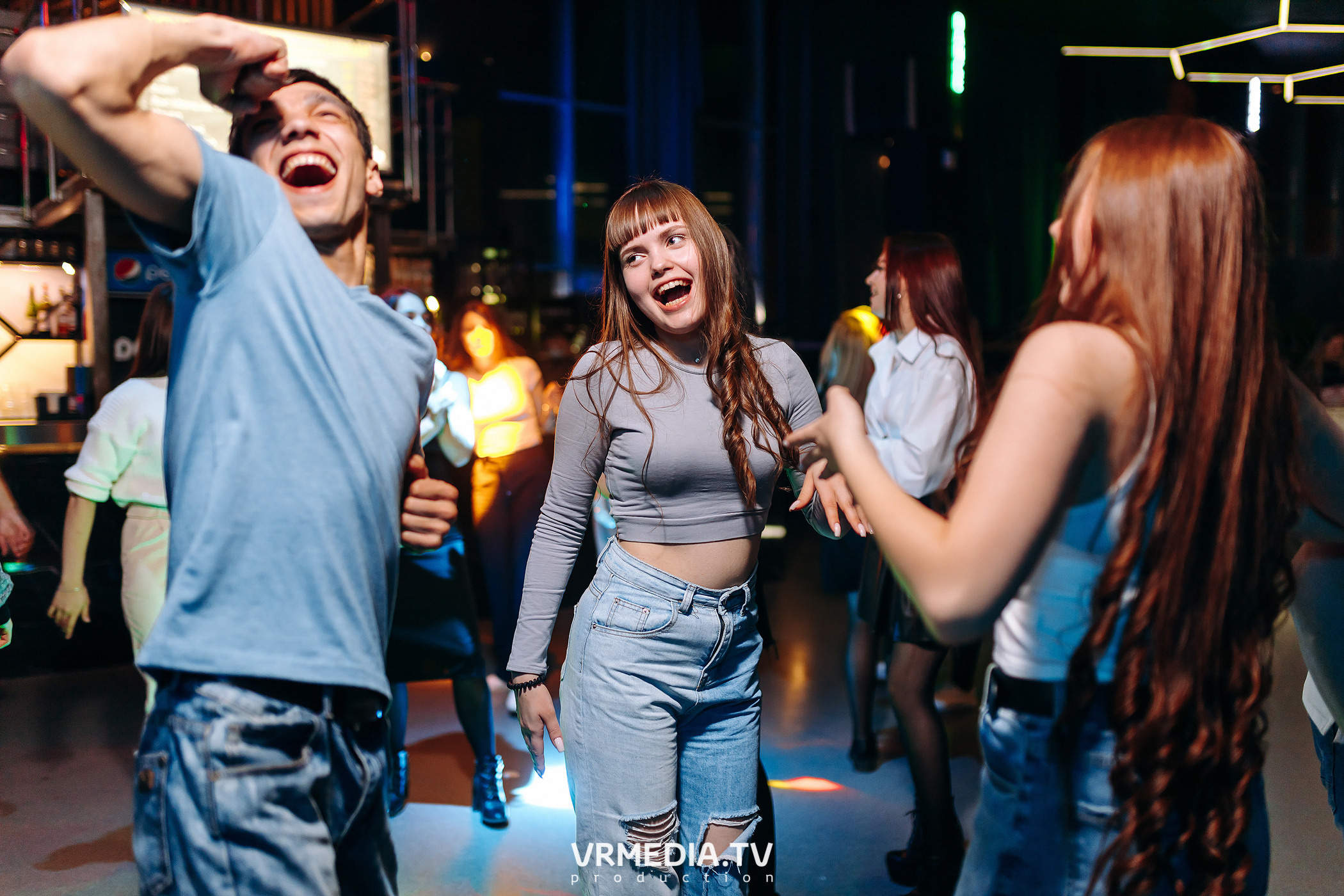 Выходные в баре «DOSKI»