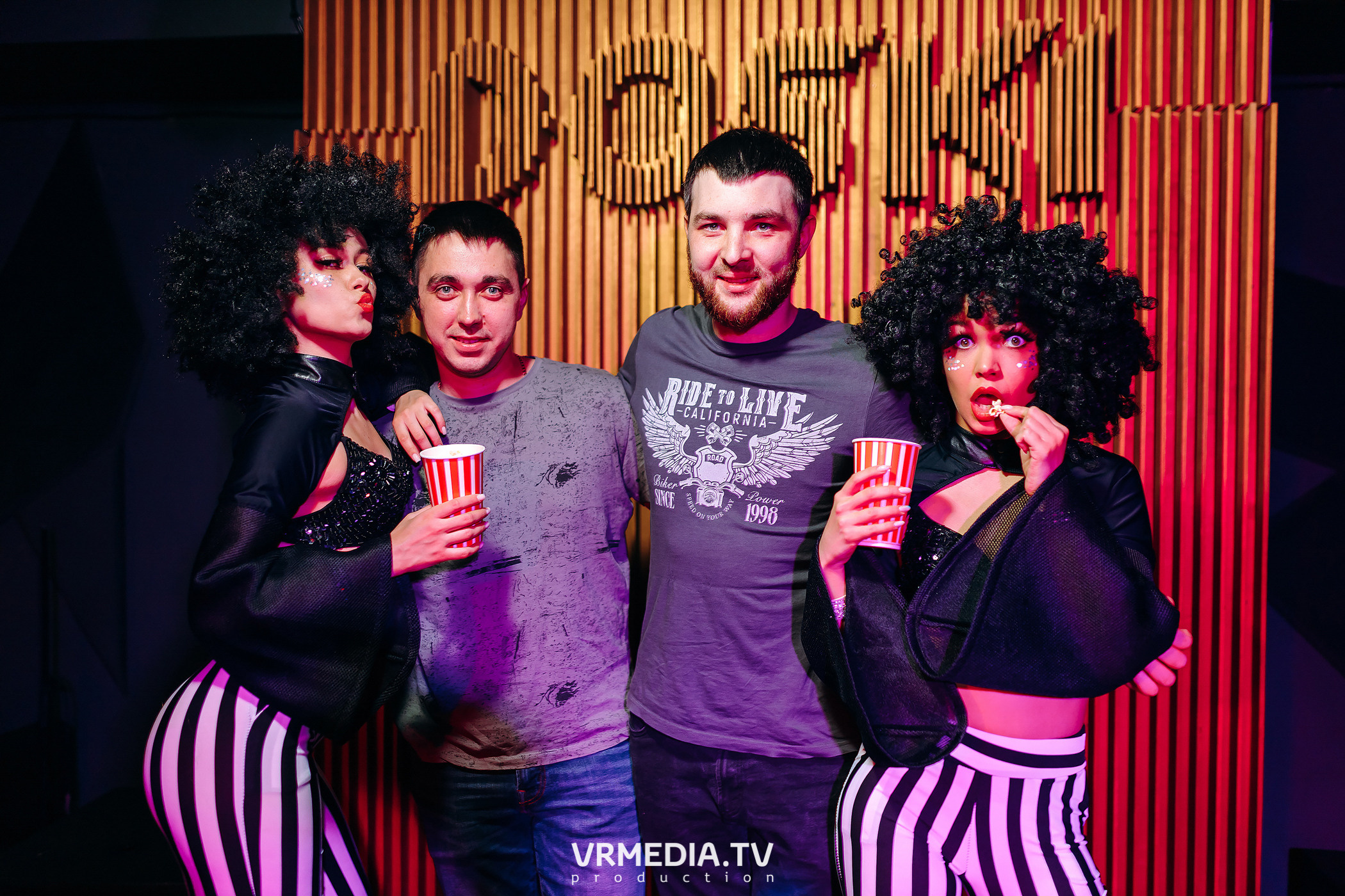 Выходные в баре «DOSKI»