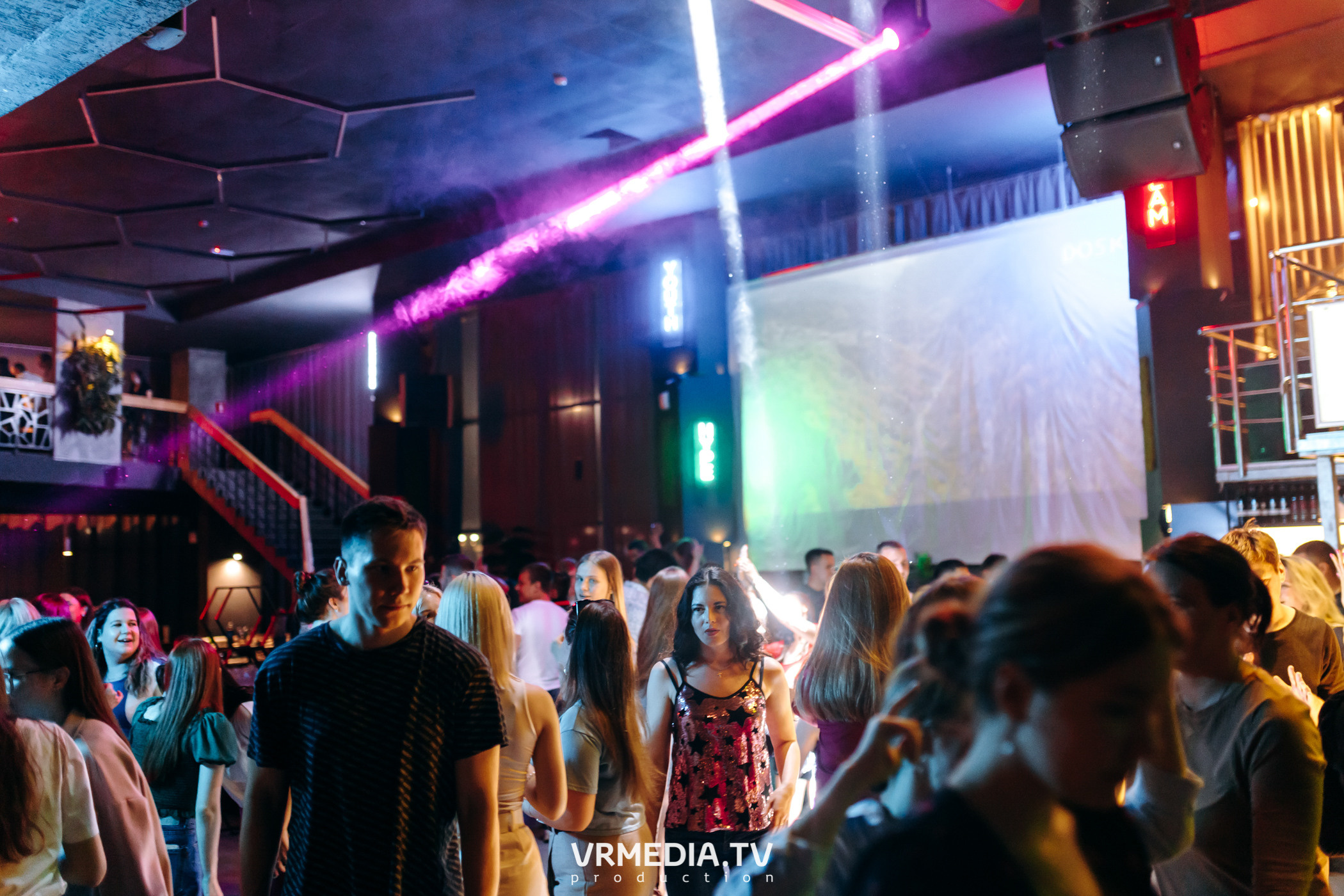 Выходные в баре «DOSKI»