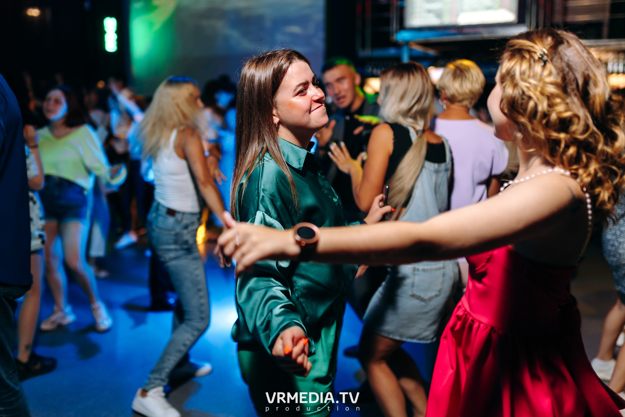 Выходные в баре «DOSKI»