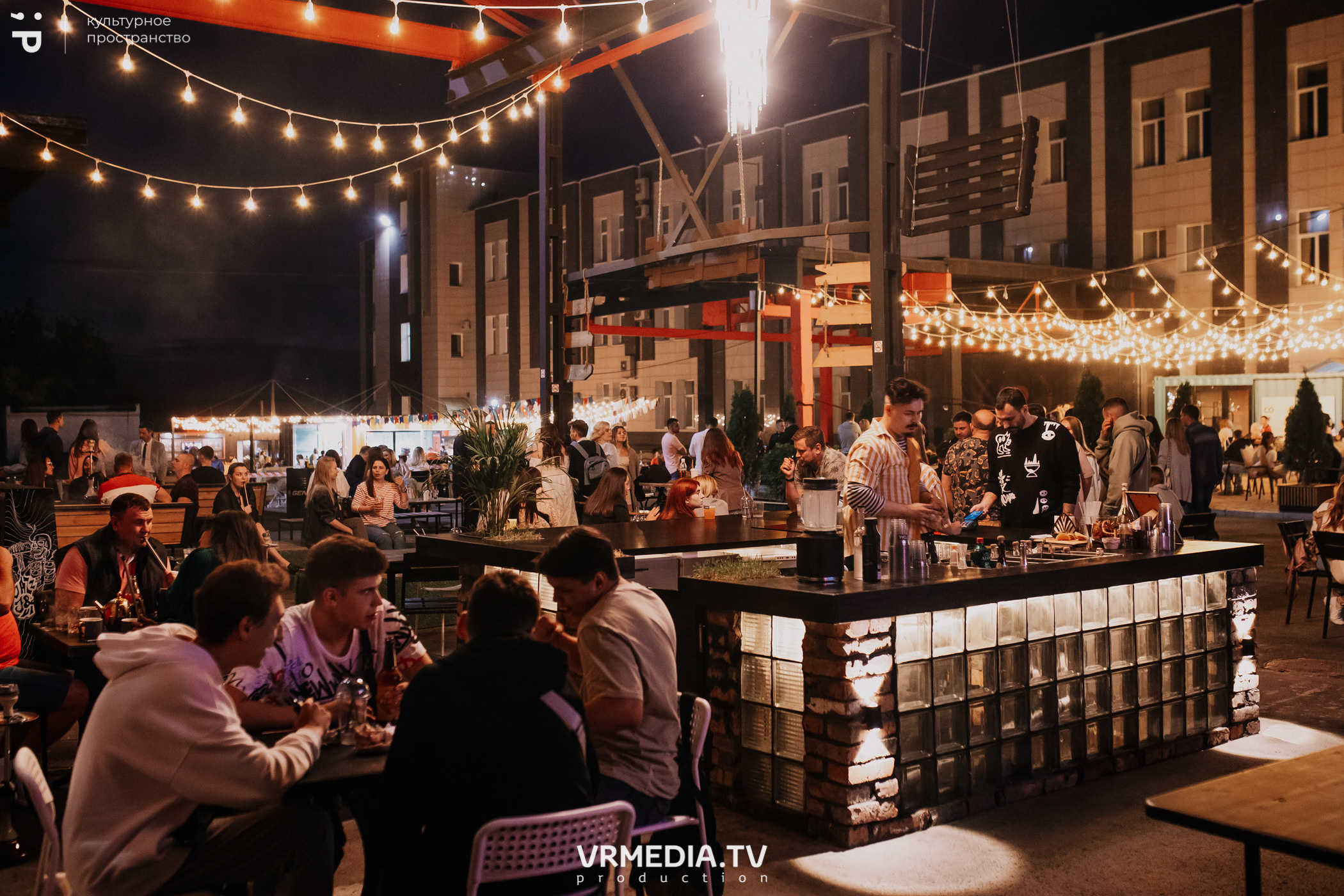 11 Friends of Chao в культурном пространстве «Редакция»